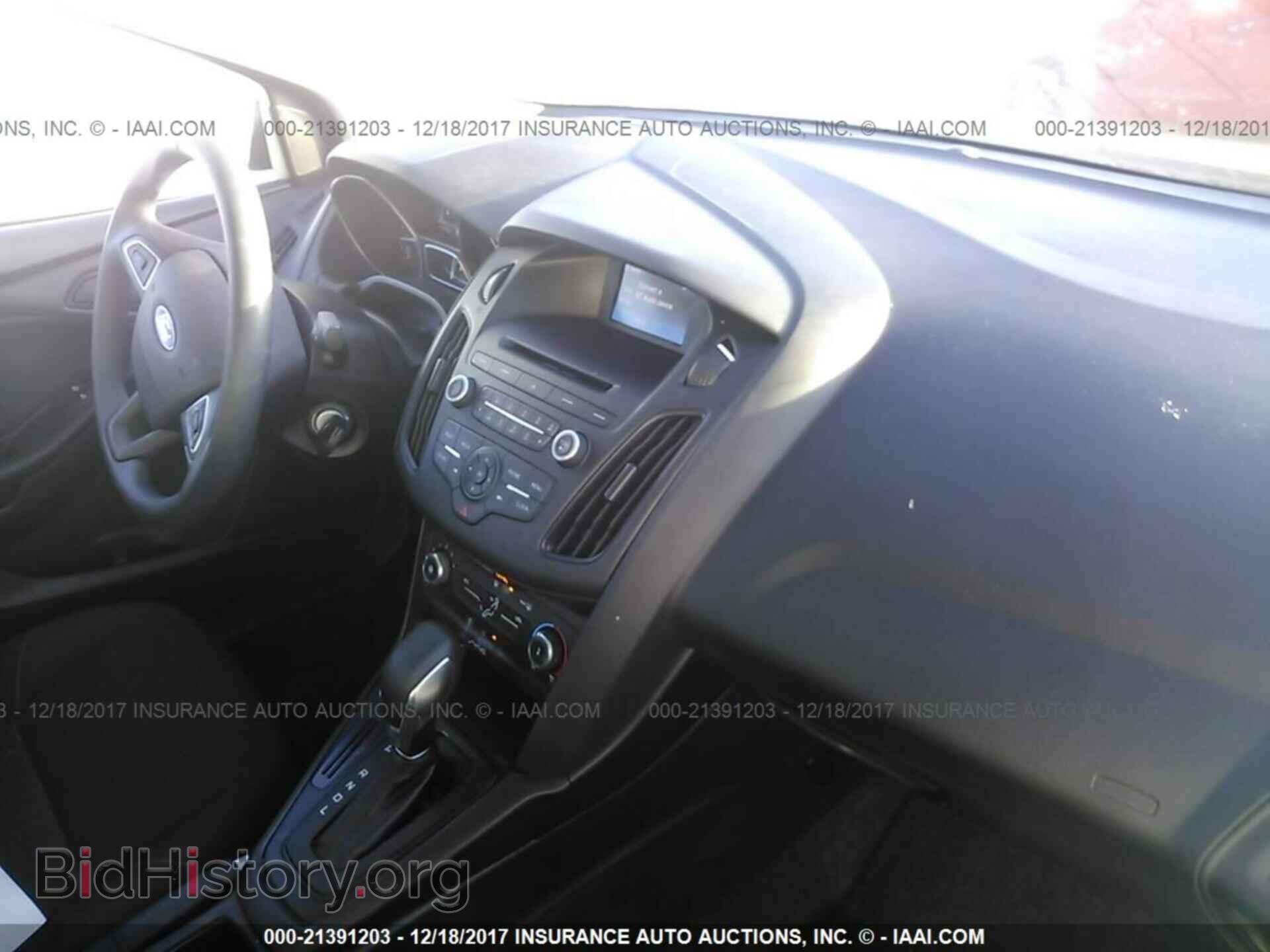 2017 Ford Focus - VIN: 1FADP3E2XHL236096 - Фото 5
