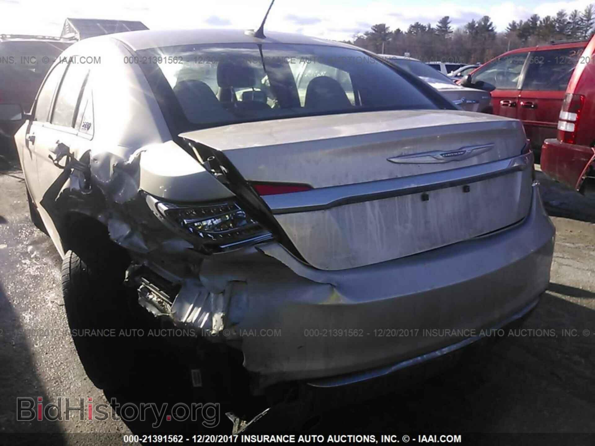 2014 Chrysler 200 - VIN: 1C3CCBAG3EN101978 - Photo 3