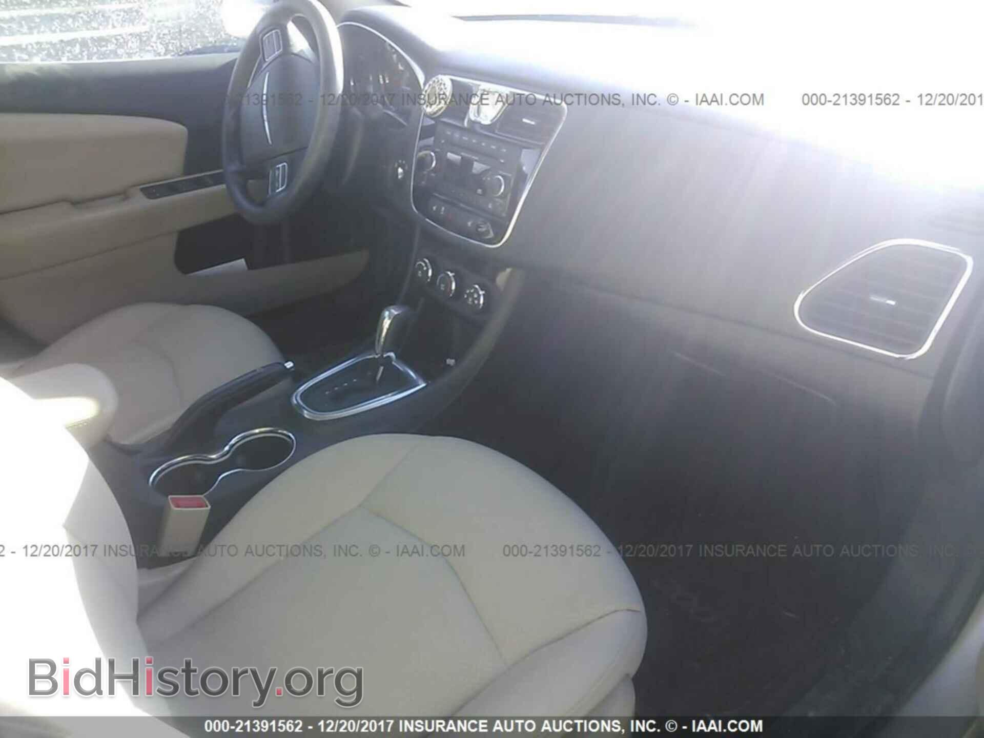 2014 Chrysler 200 - VIN: 1C3CCBAG3EN101978 - Photo 5