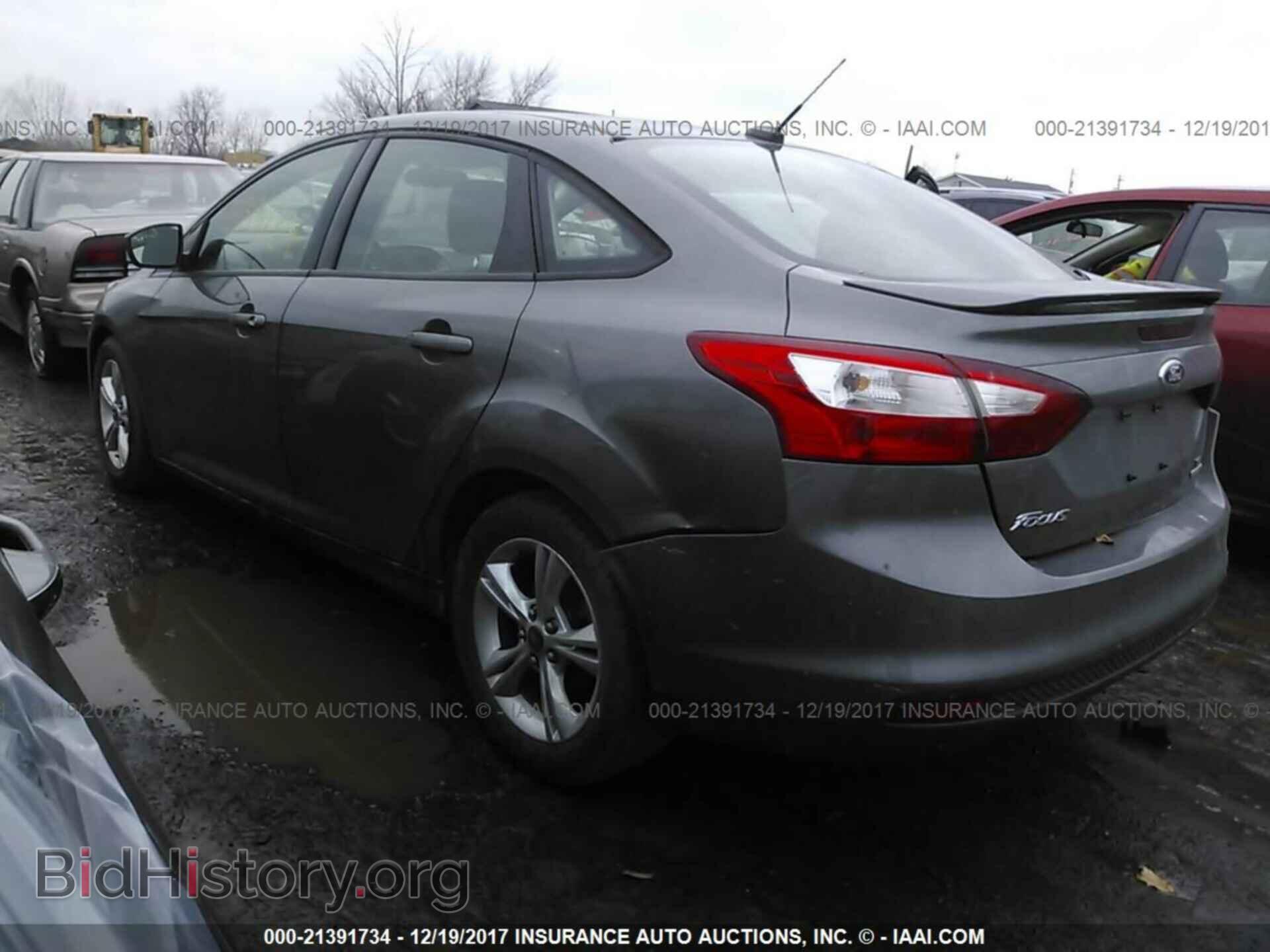 2012 Ford Focus - VIN: 1FAHP3F21CL385456 - Photo 3
