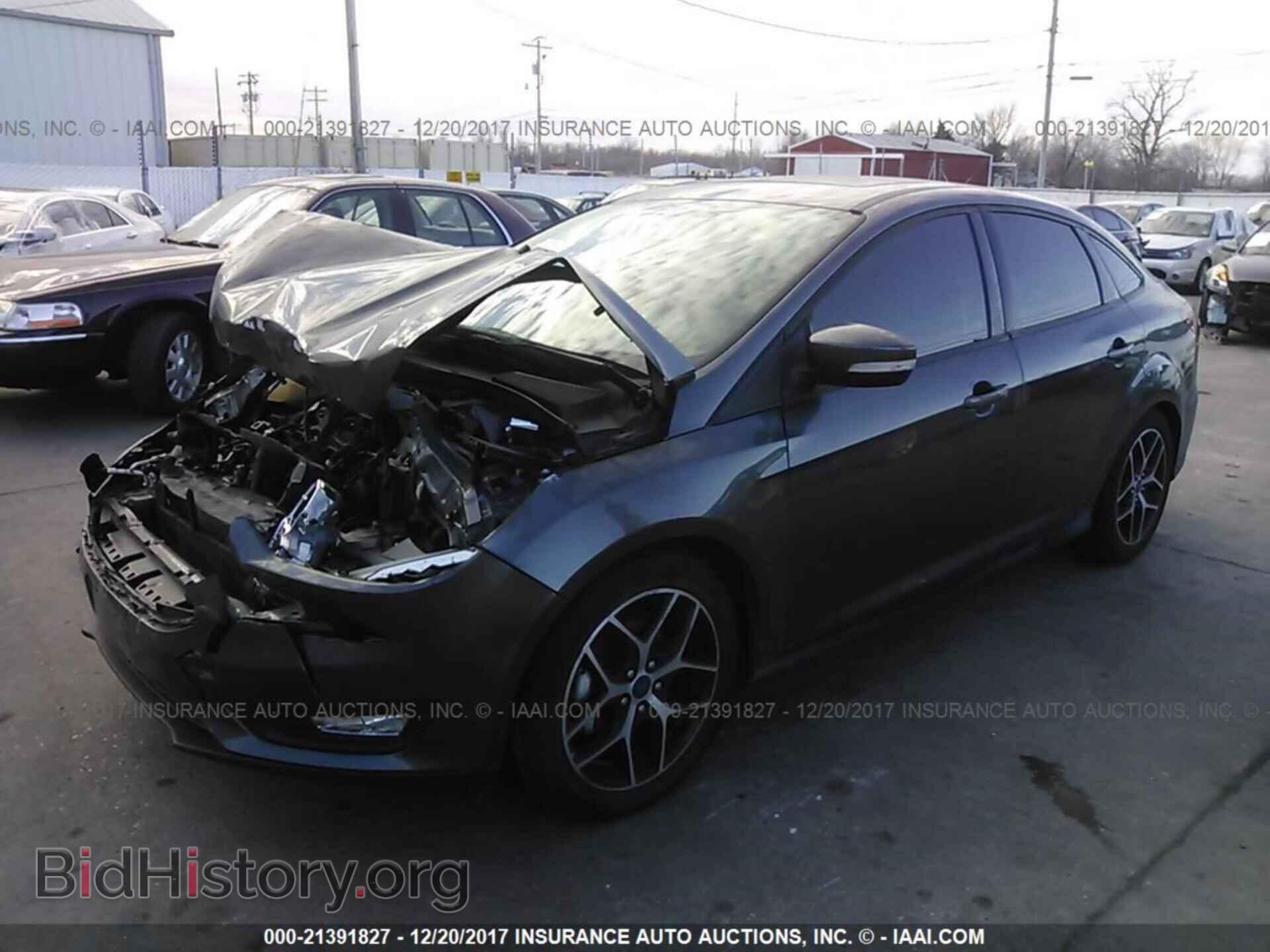 2017 Ford Focus - VIN: 1FADP3H24HL260518 - Фото 2