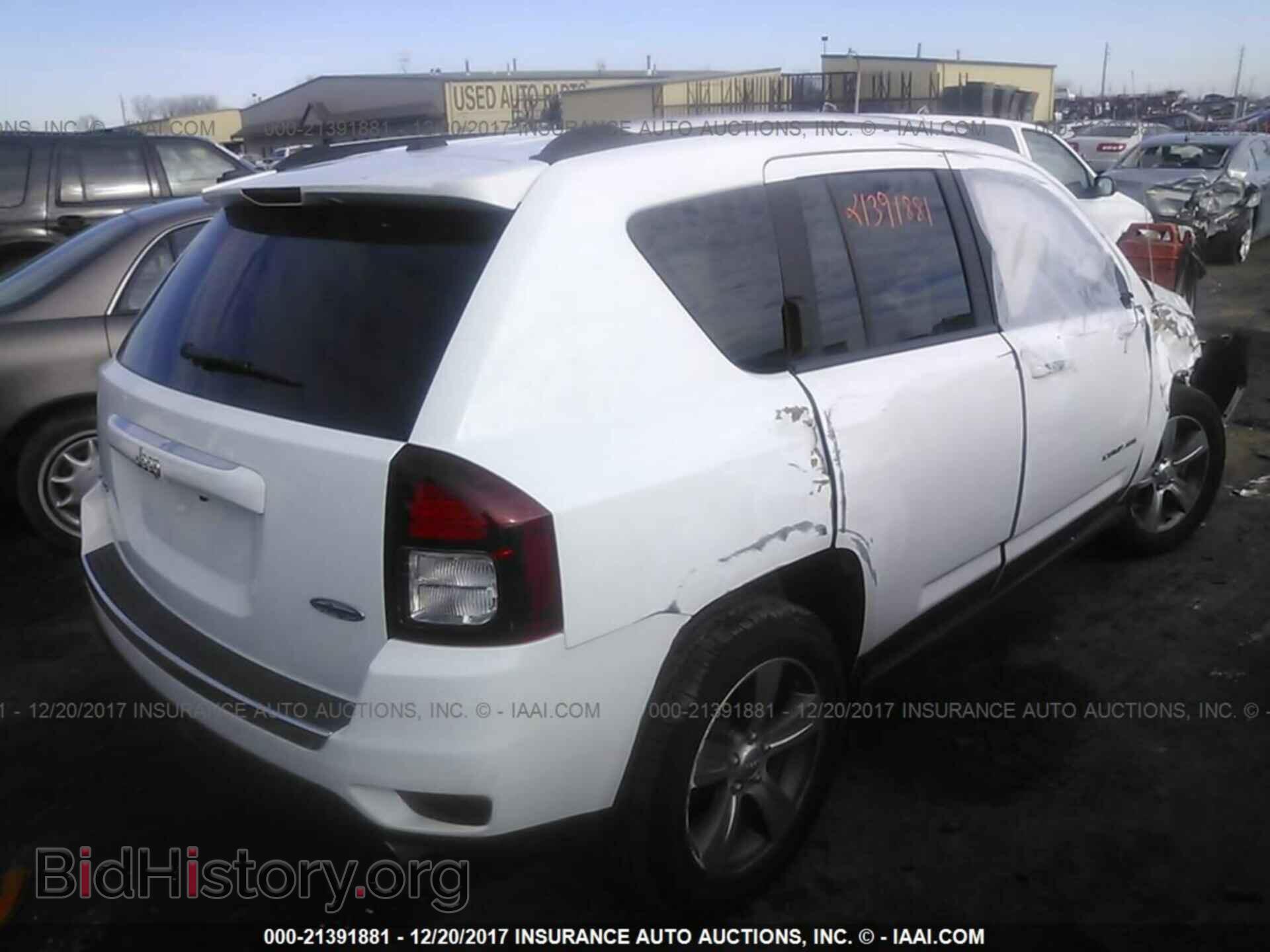 2017 Jeep Compass - VIN: 1C4NJDEB2HD129544 - Photo 4