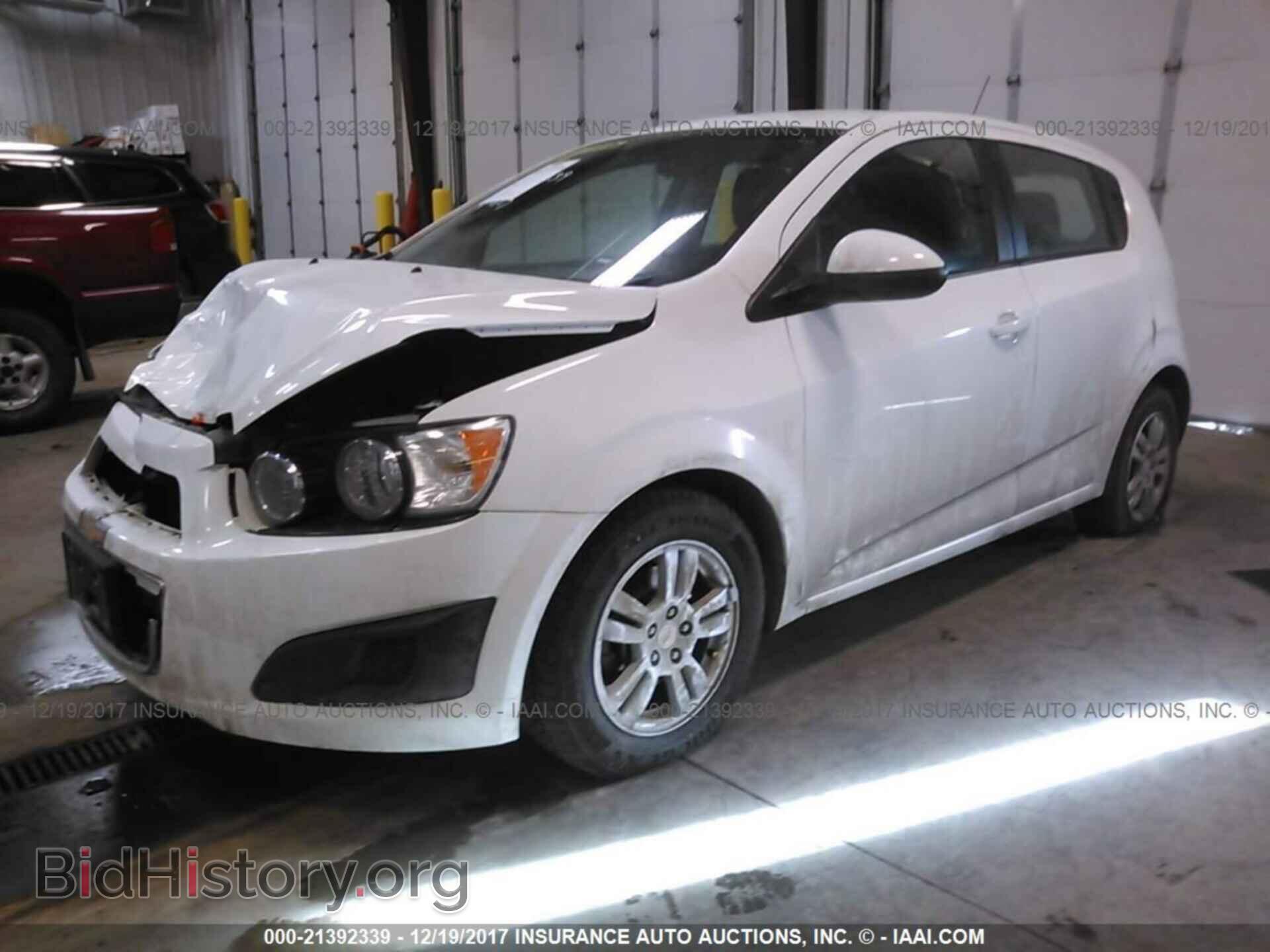 2012 Chevrolet Sonic - VIN: 1G1JA6SH6C4140180 - Фото 2