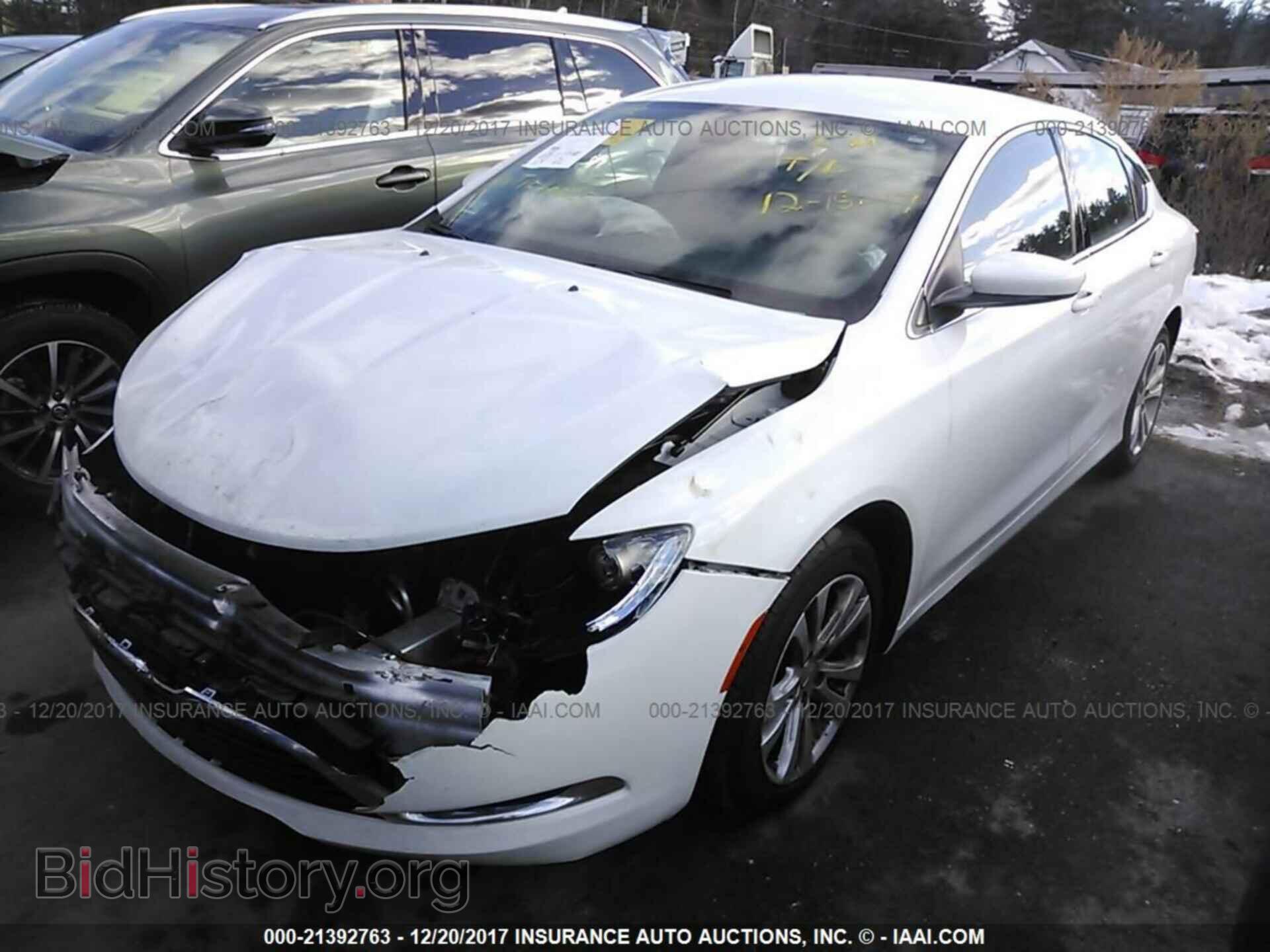 2015 Chrysler 200 - VIN: 1C3CCCAB8FN633609 - Photo 2