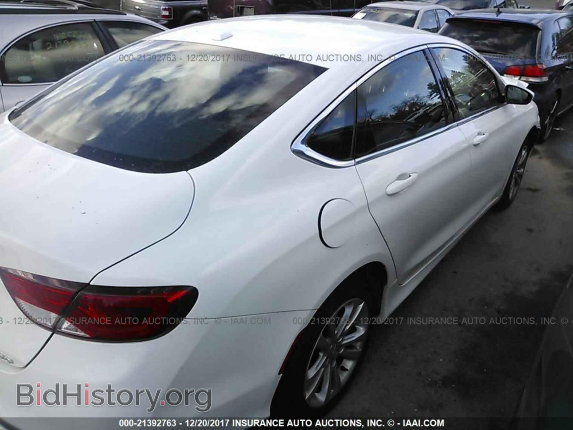 2015 Chrysler 200 - VIN: 1C3CCCAB8FN633609 - Photo 4