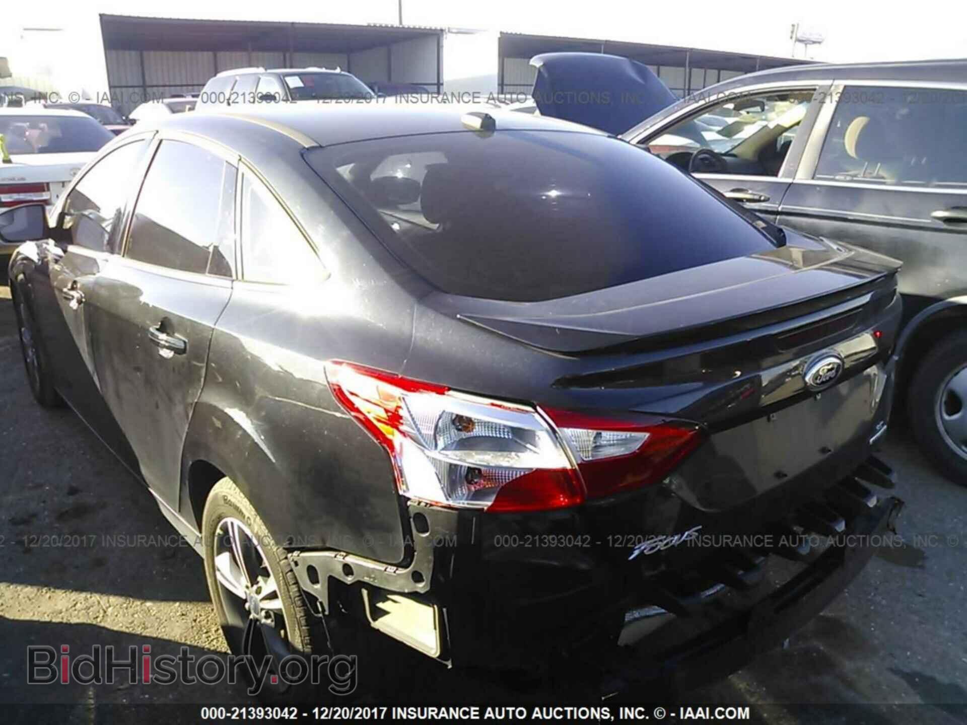 2014 Ford Focus - VIN: 1FADP3F22EL270415 - Photo 3