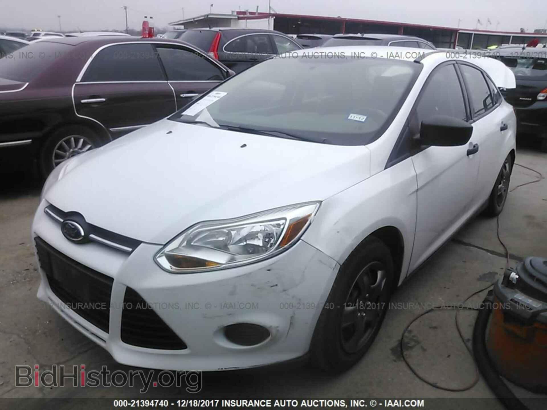 2014 Ford Focus - VIN: 1FADP3E28EL183846 - Фото 2
