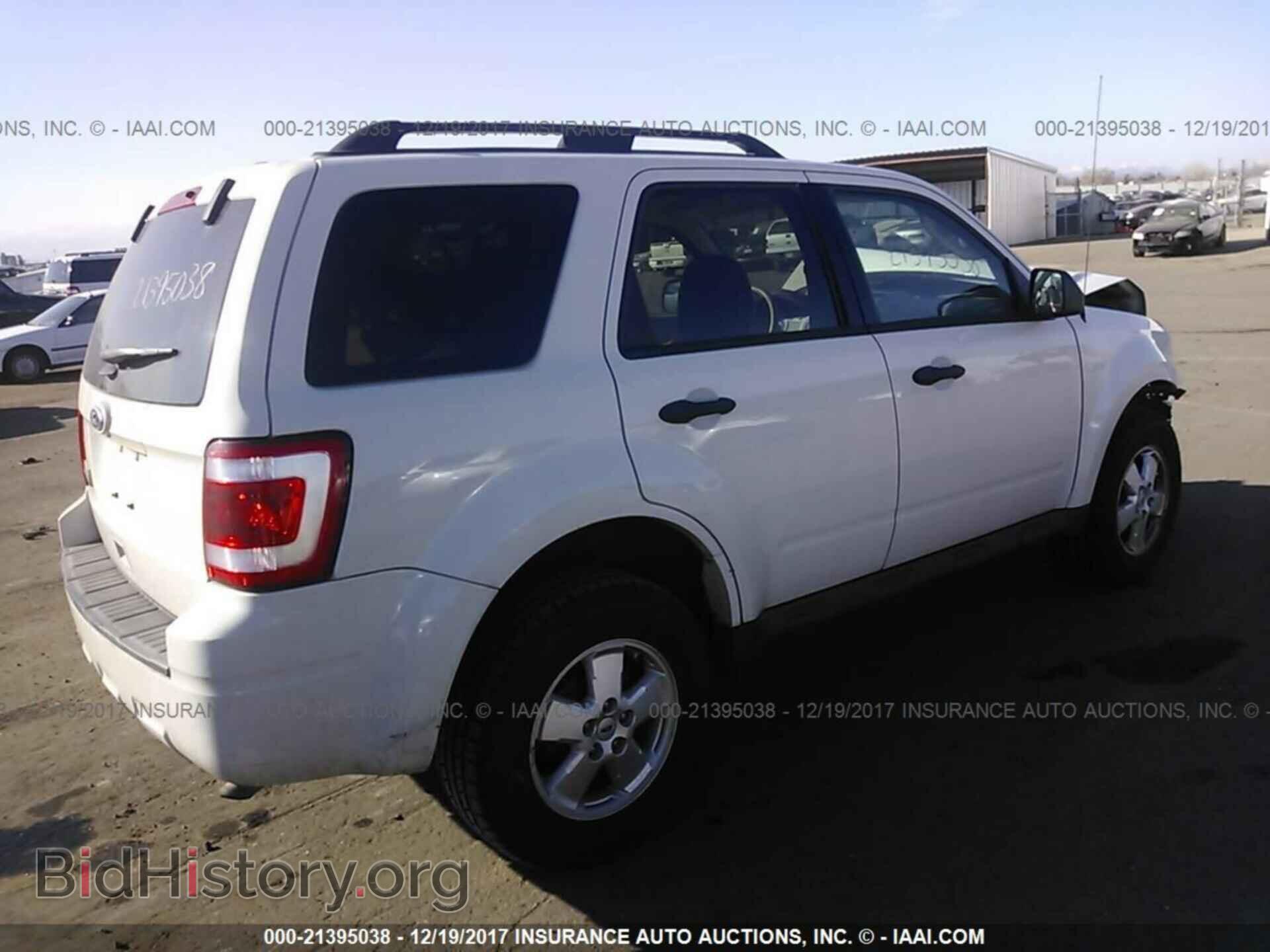 2011 Ford Escape - VIN: 1FMCU9D7XBKB74349 - Фото 4