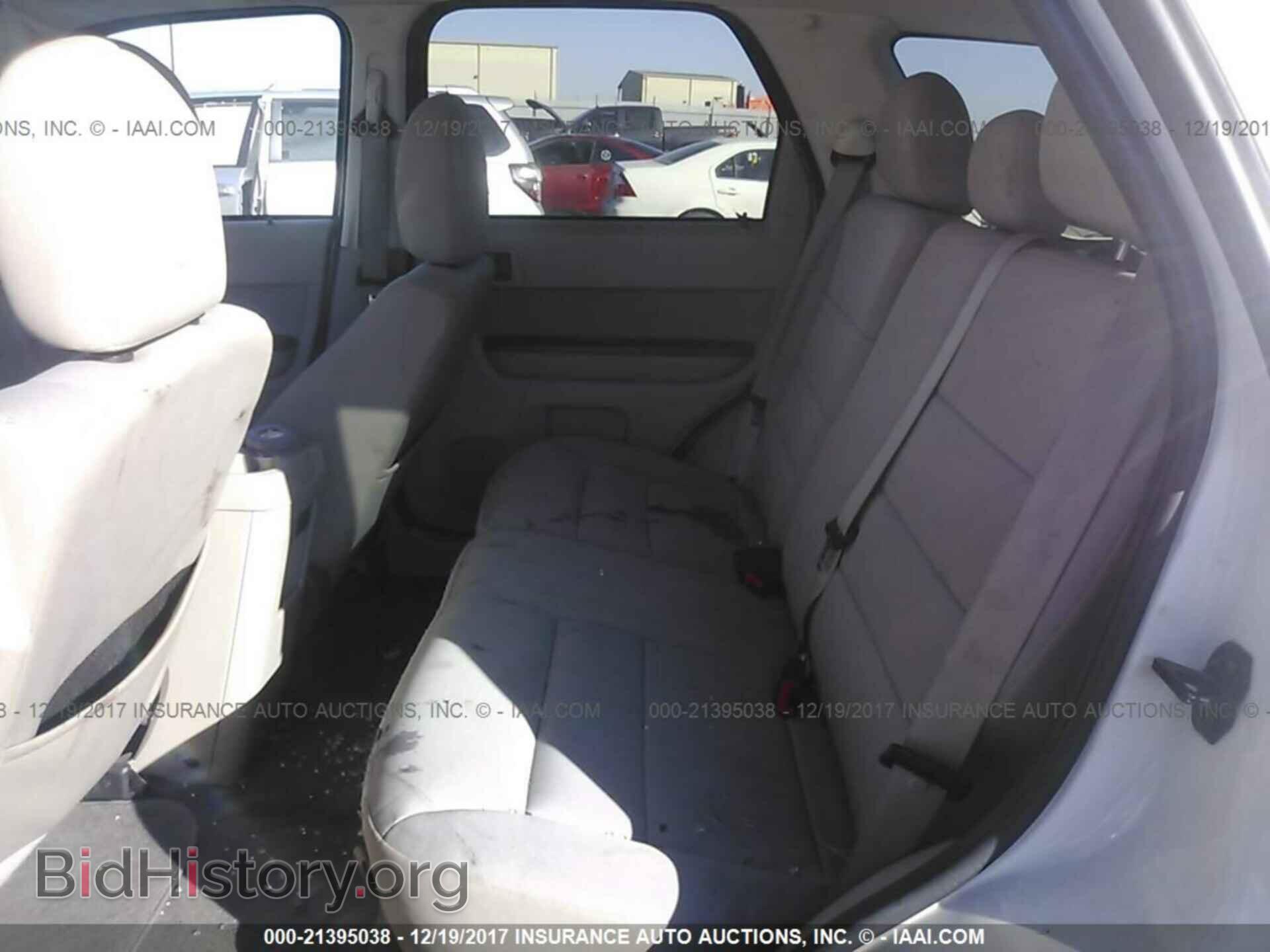 2011 Ford Escape - VIN: 1FMCU9D7XBKB74349 - Фото 8