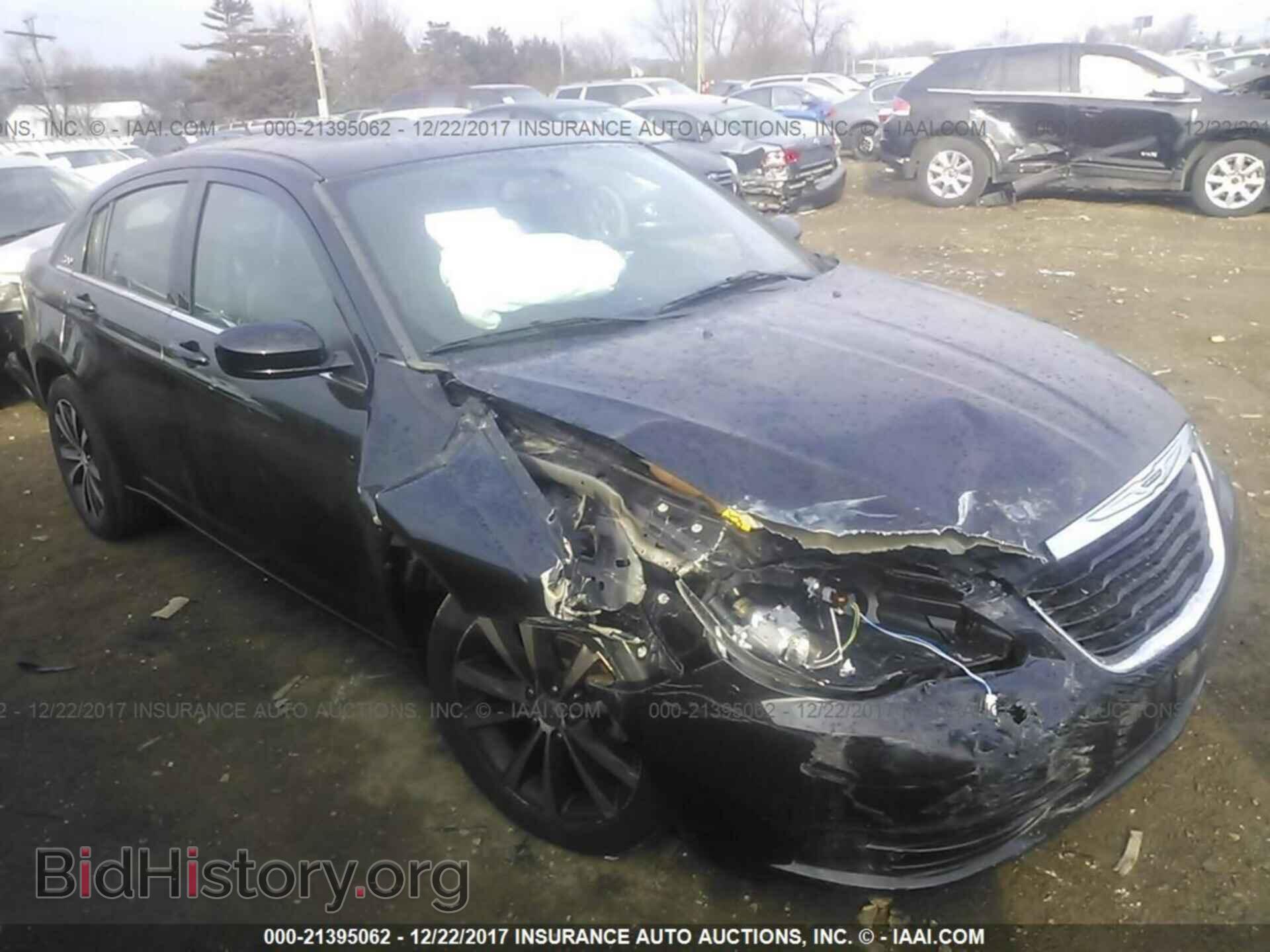 Photo 1C3CCBCG4DN744819 - Chrysler 200 2013