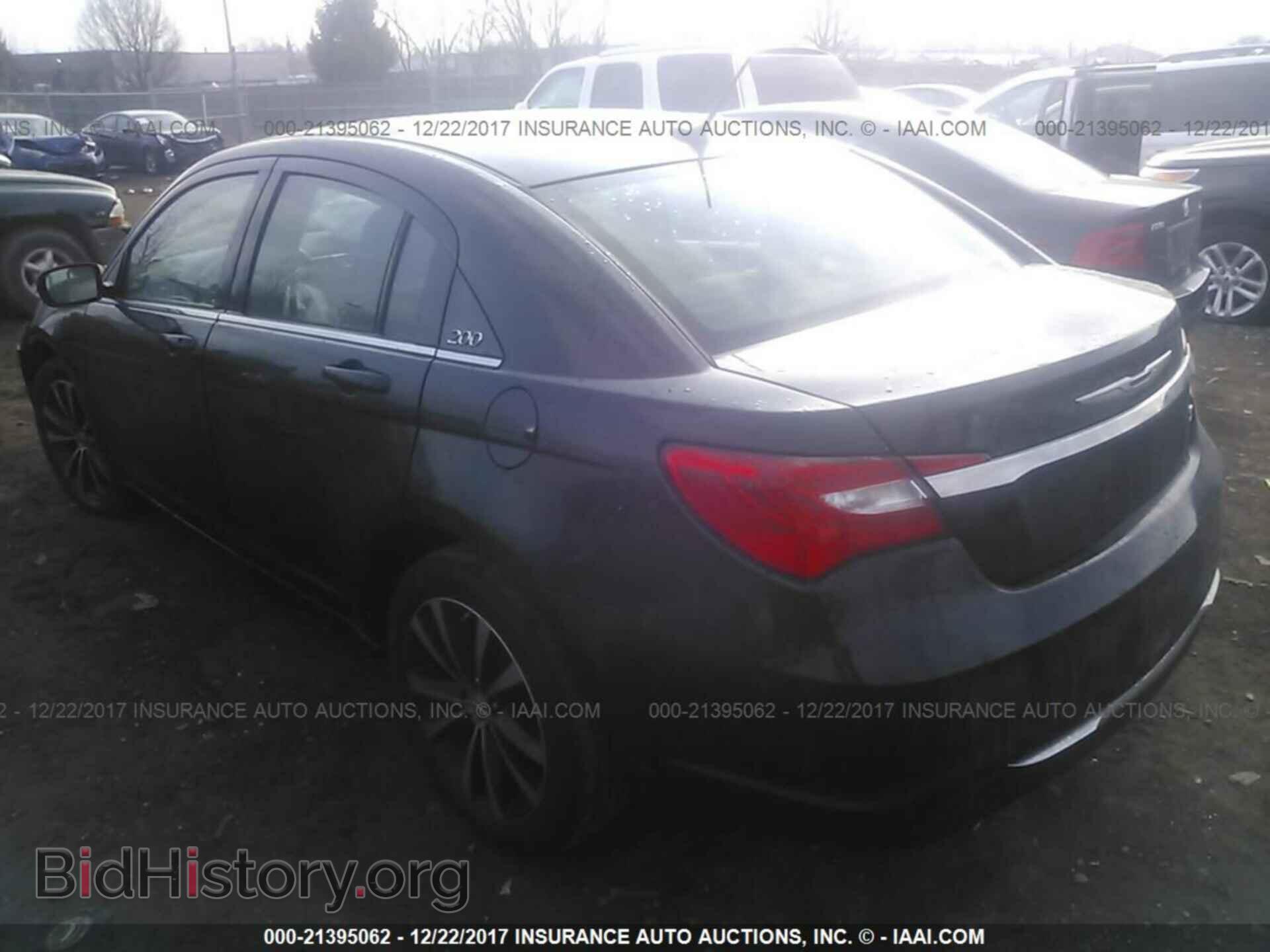 2013 Chrysler 200 - VIN: 1C3CCBCG4DN744819 - Фото 3