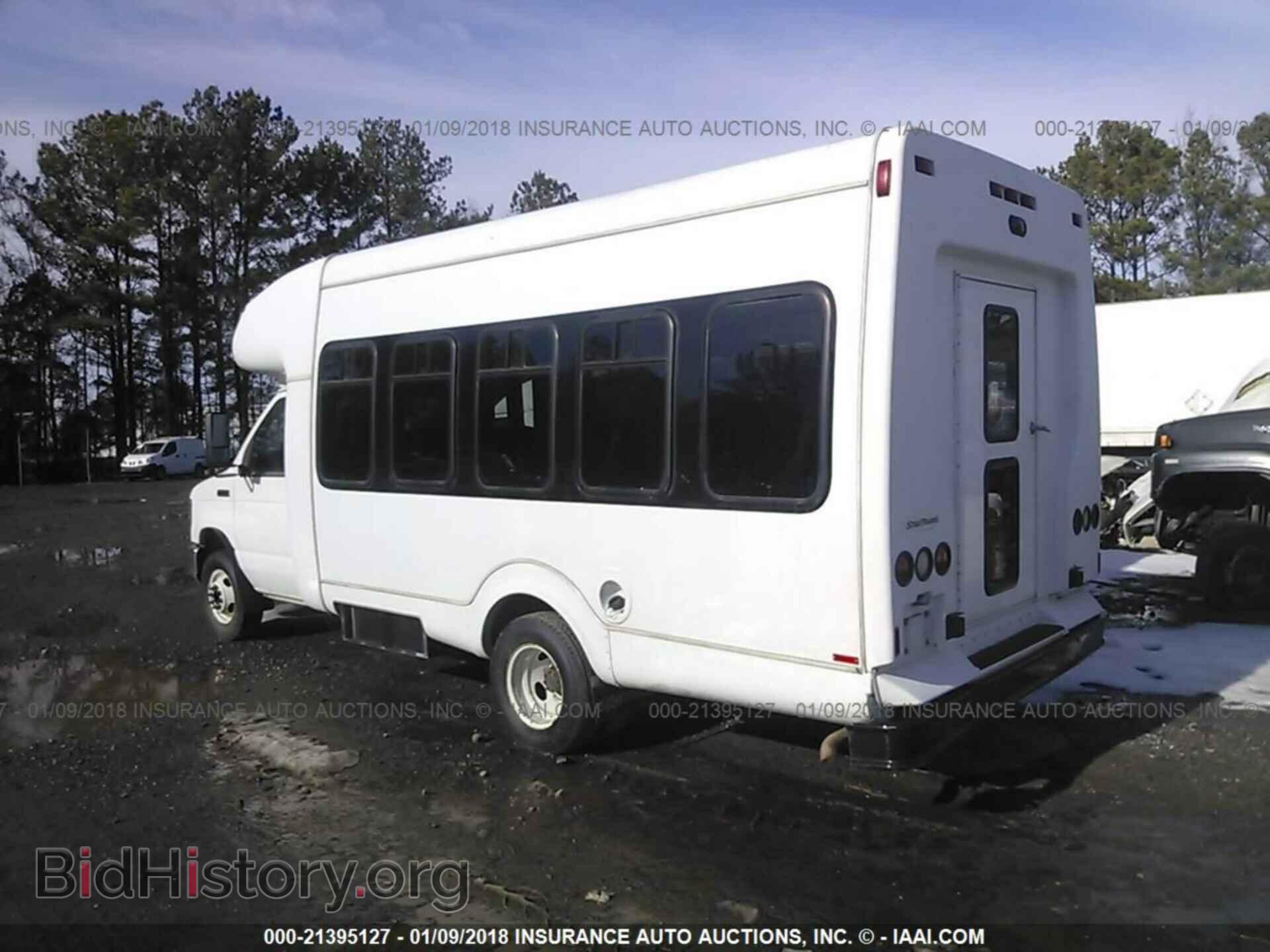 2011 Ford Econoline - VIN: 1FDFE4FS1BDA68567 - Фото 3