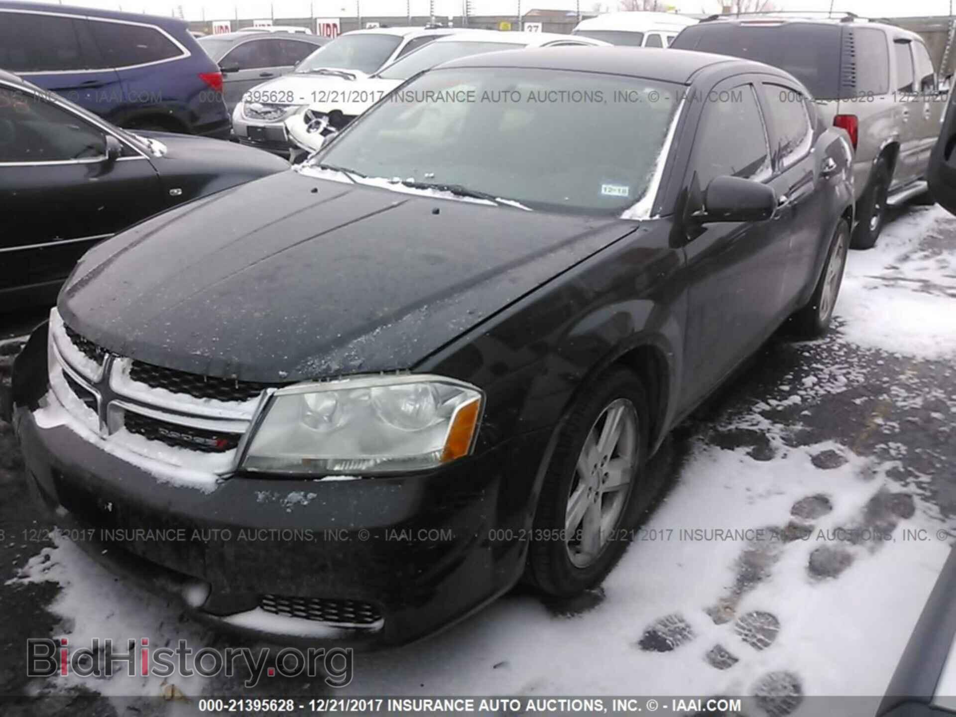 2011 Dodge Avenger - VIN: 1B3BD1FB2BN559097 - Фото 2