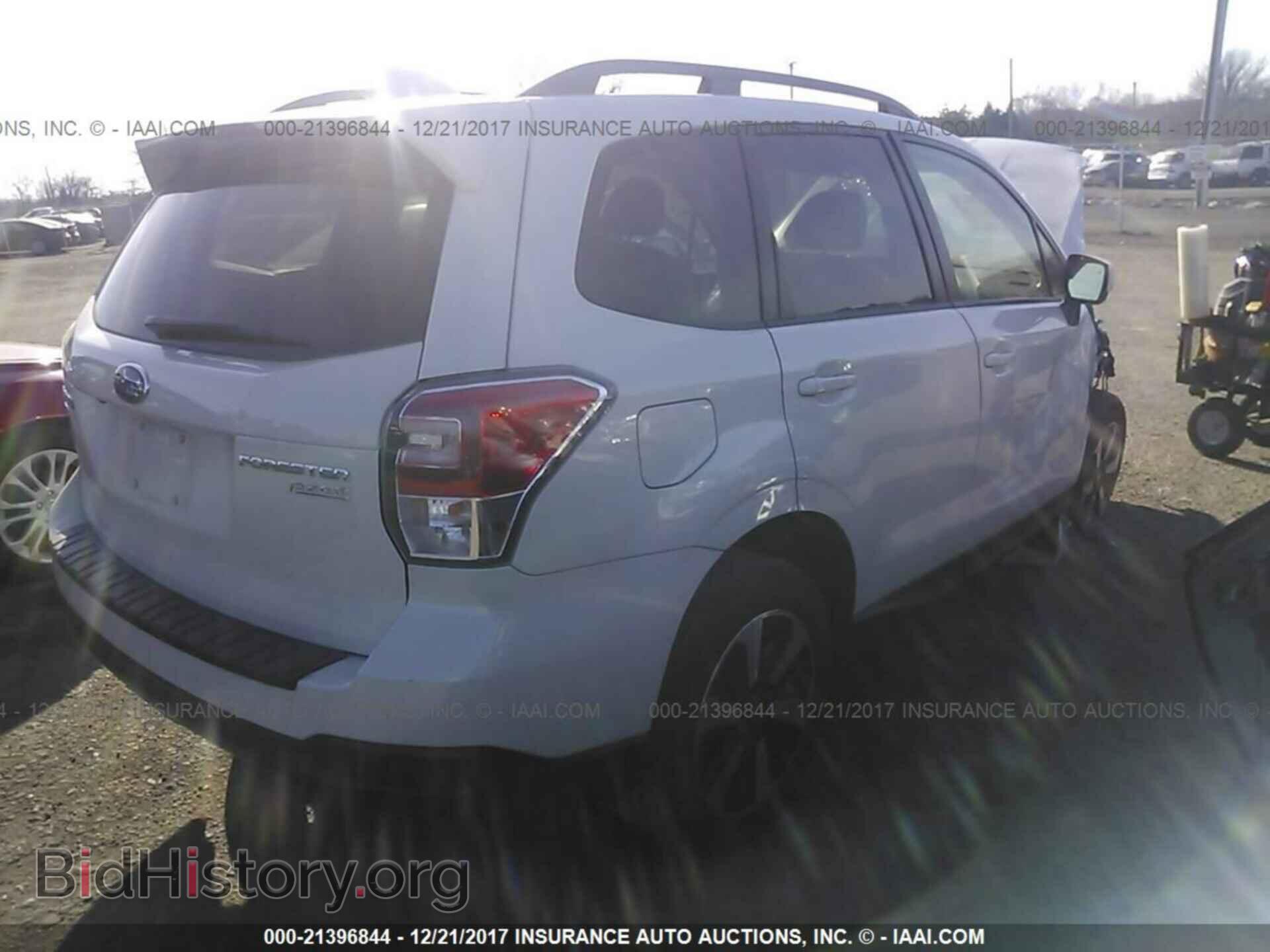 2017 Subaru Forester - VIN: JF2SJAEC5HH451602 - Photo 4