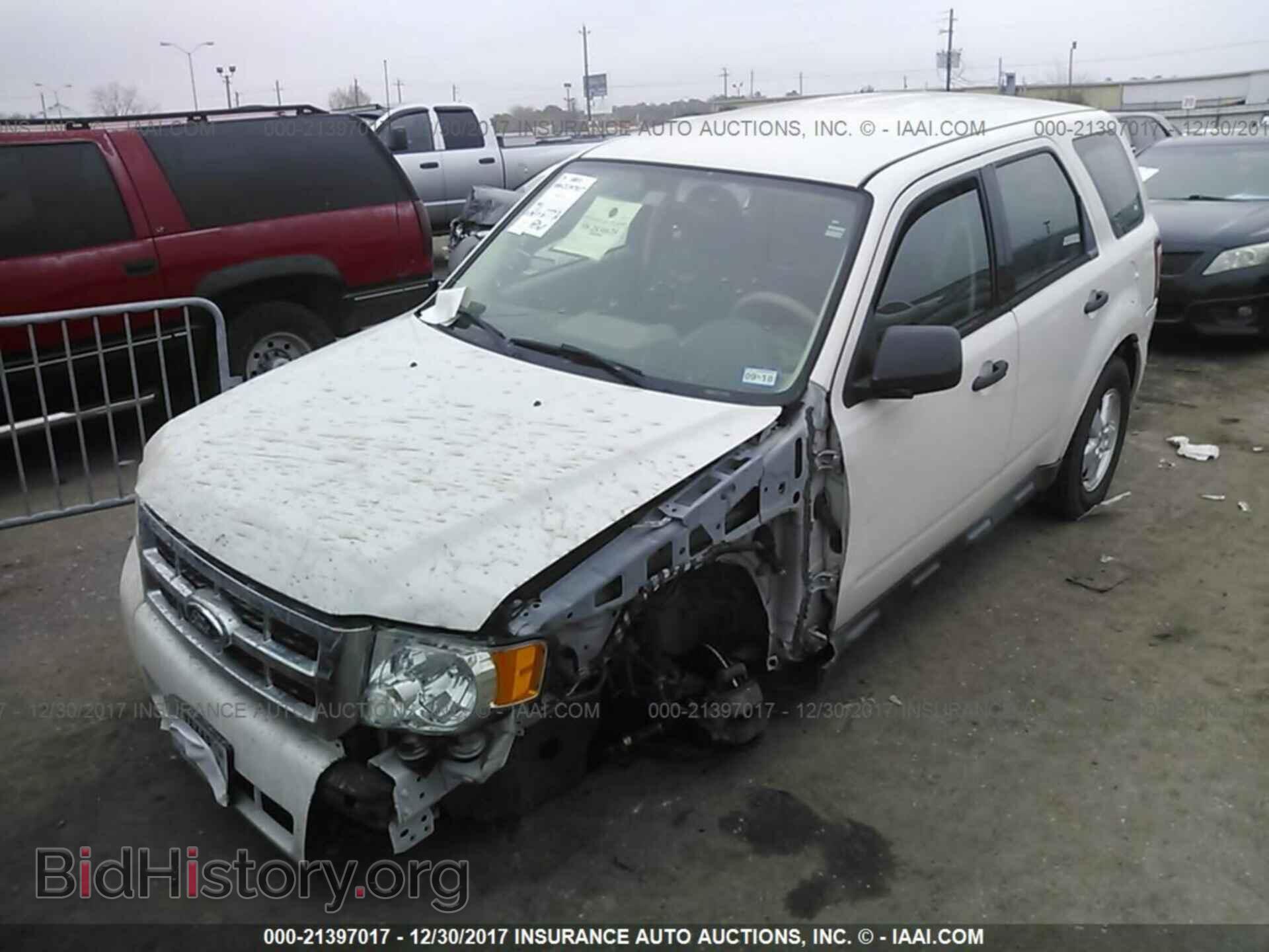 2012 Ford Escape - VIN: 1FMCU0C71CKC80154 - Photo 2
