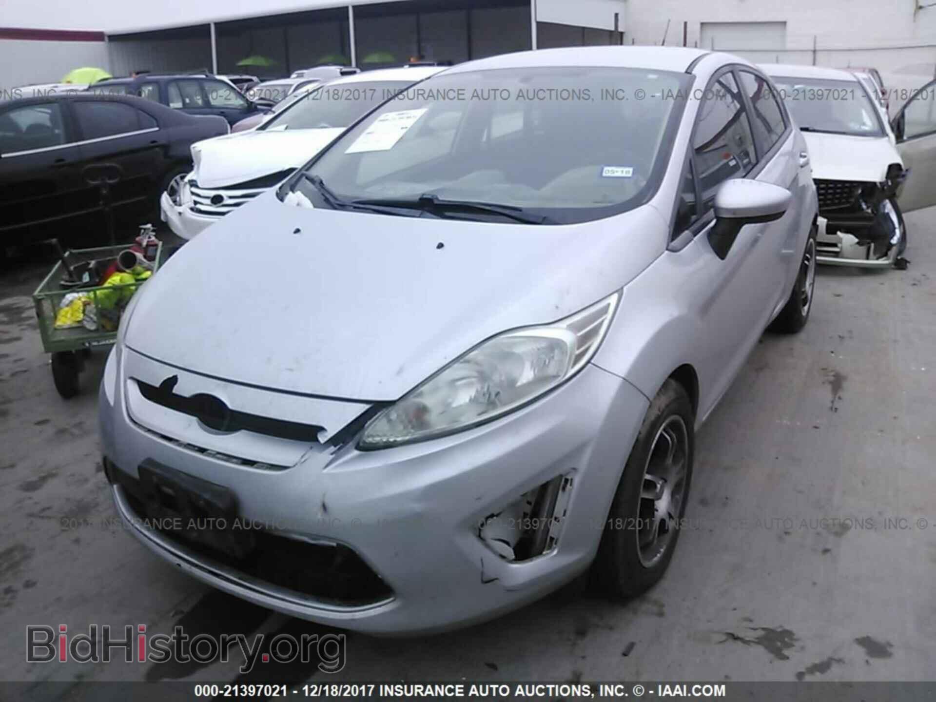 2011 Ford Fiesta - VIN: 3FADP4EJ9BM207224 - Фото 2