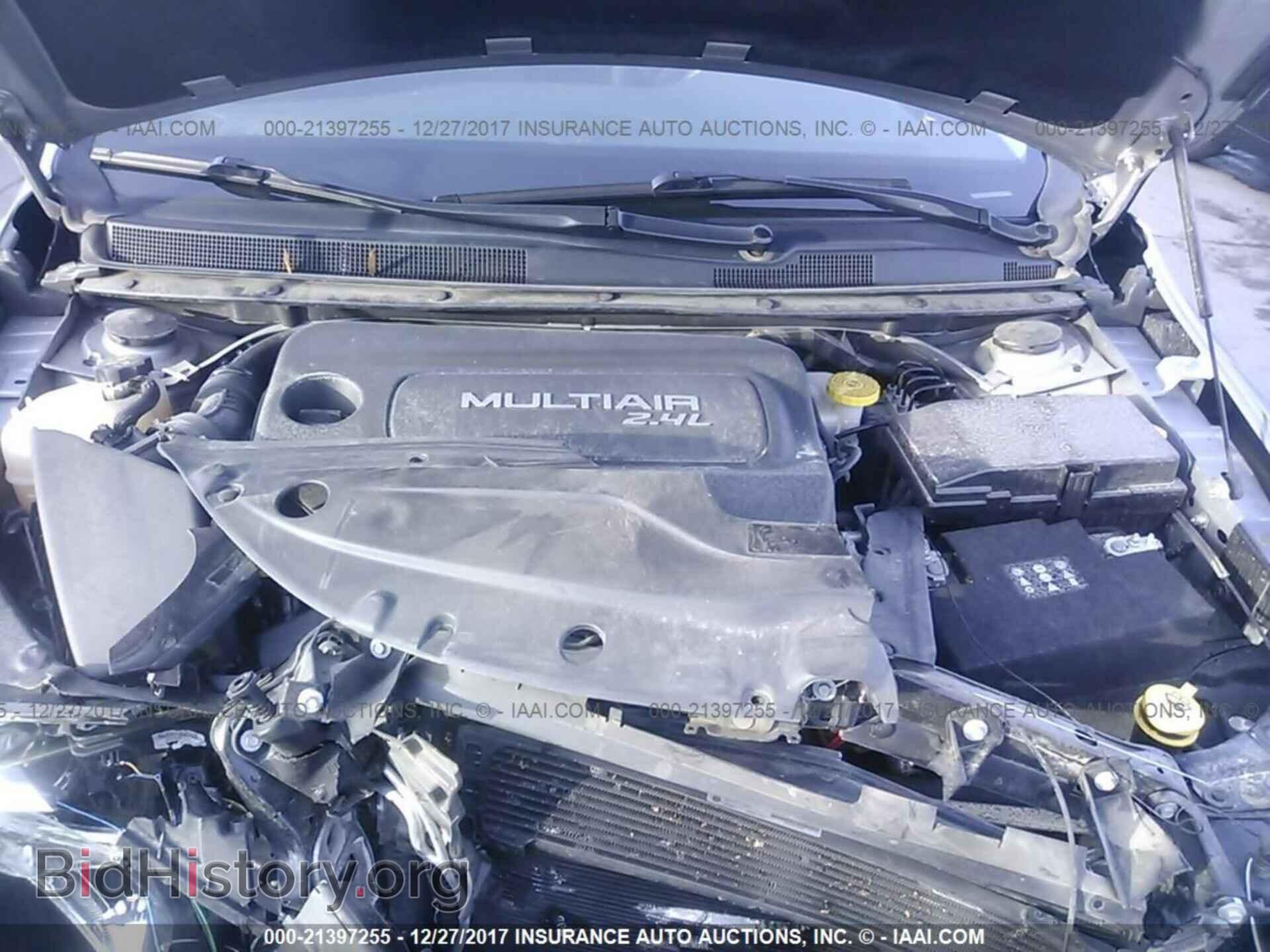 2016 Chrysler 200 - VIN: 1C3CCCAB7GN128582 - Photo 10