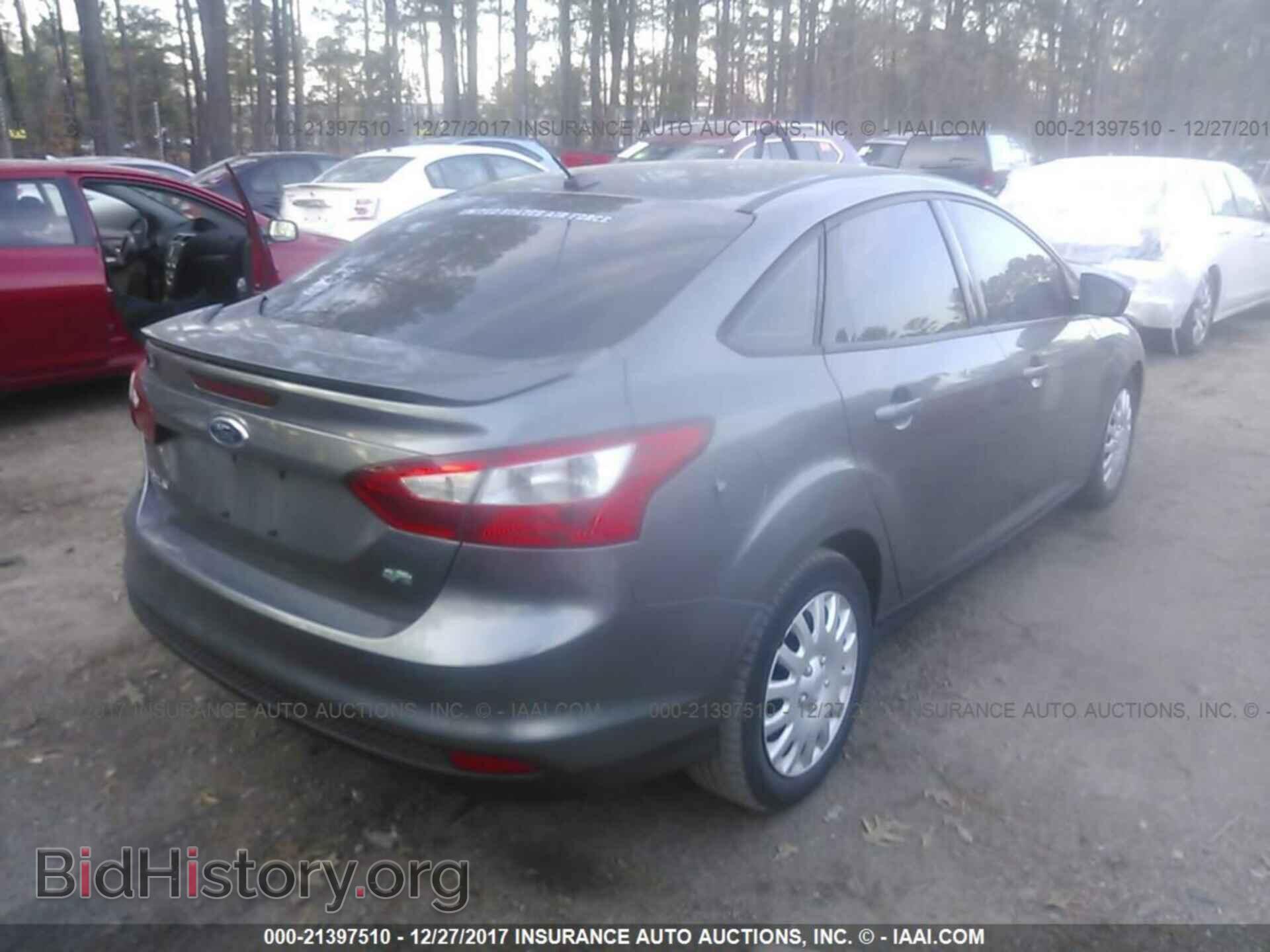 2012 Ford Focus - VIN: 1FAHP3F21CL154525 - Photo 4