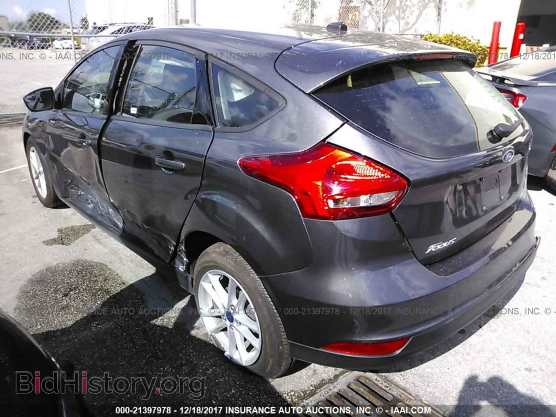 2017 Ford Focus - VIN: 1FADP3K25HL223812 - Photo 3