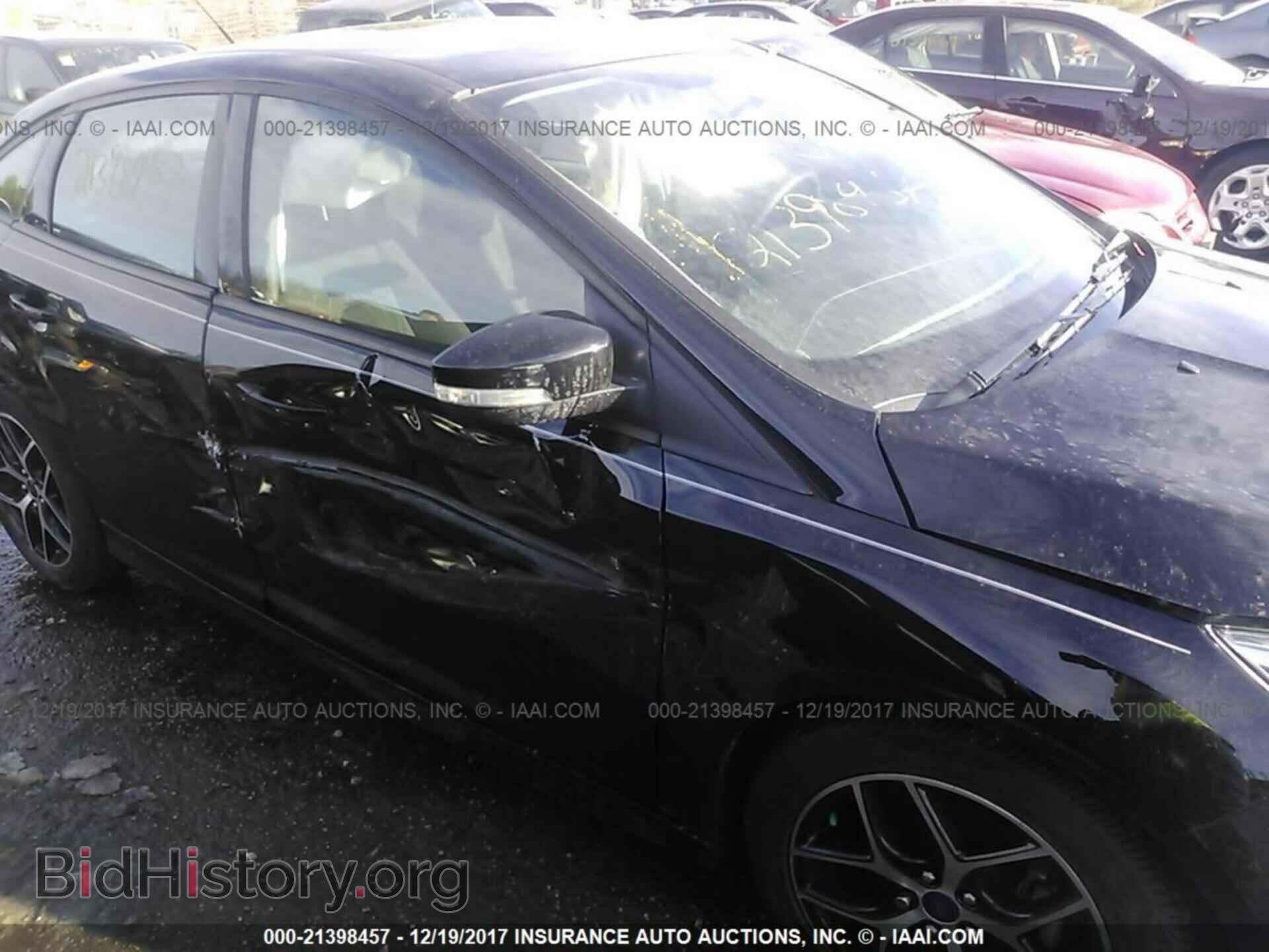 2016 Ford Focus - VIN: 1FADP3F28GL357979 - Photo 6
