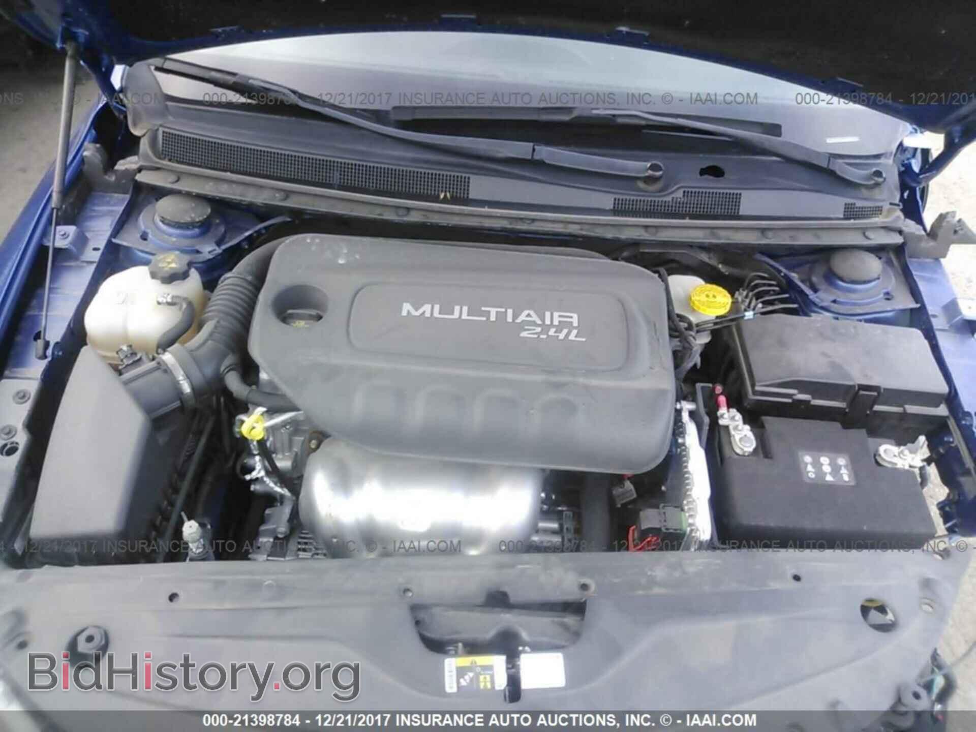 2016 Chrysler 200 - VIN: 1C3CCCAB7GN112575 - Photo 10