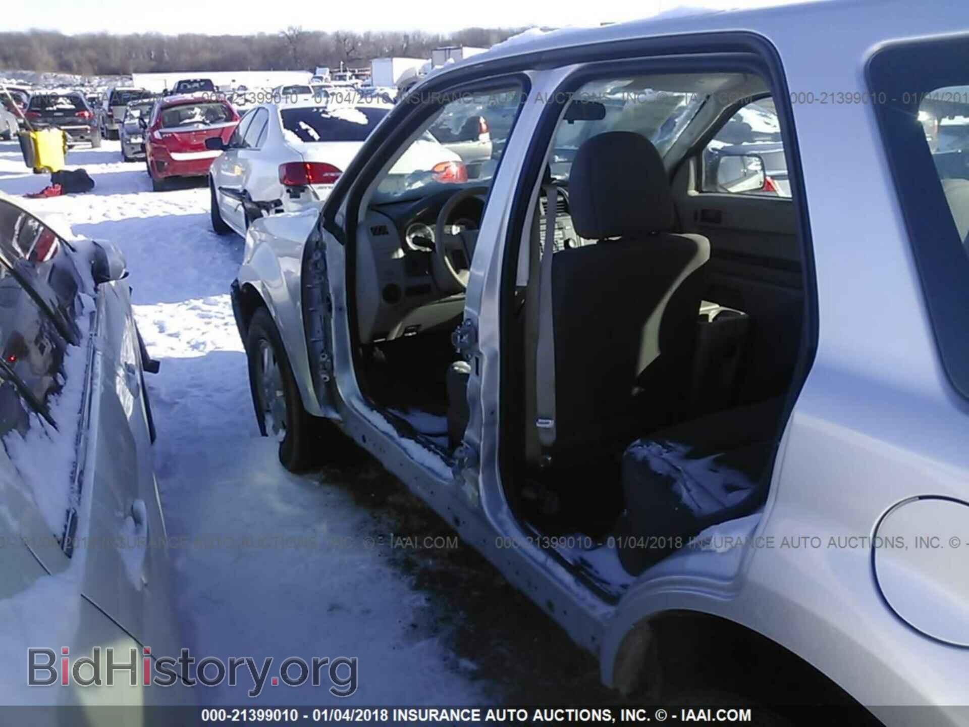 2011 Ford Escape - VIN: 1FMCU0C70BKC40520 - Photo 6