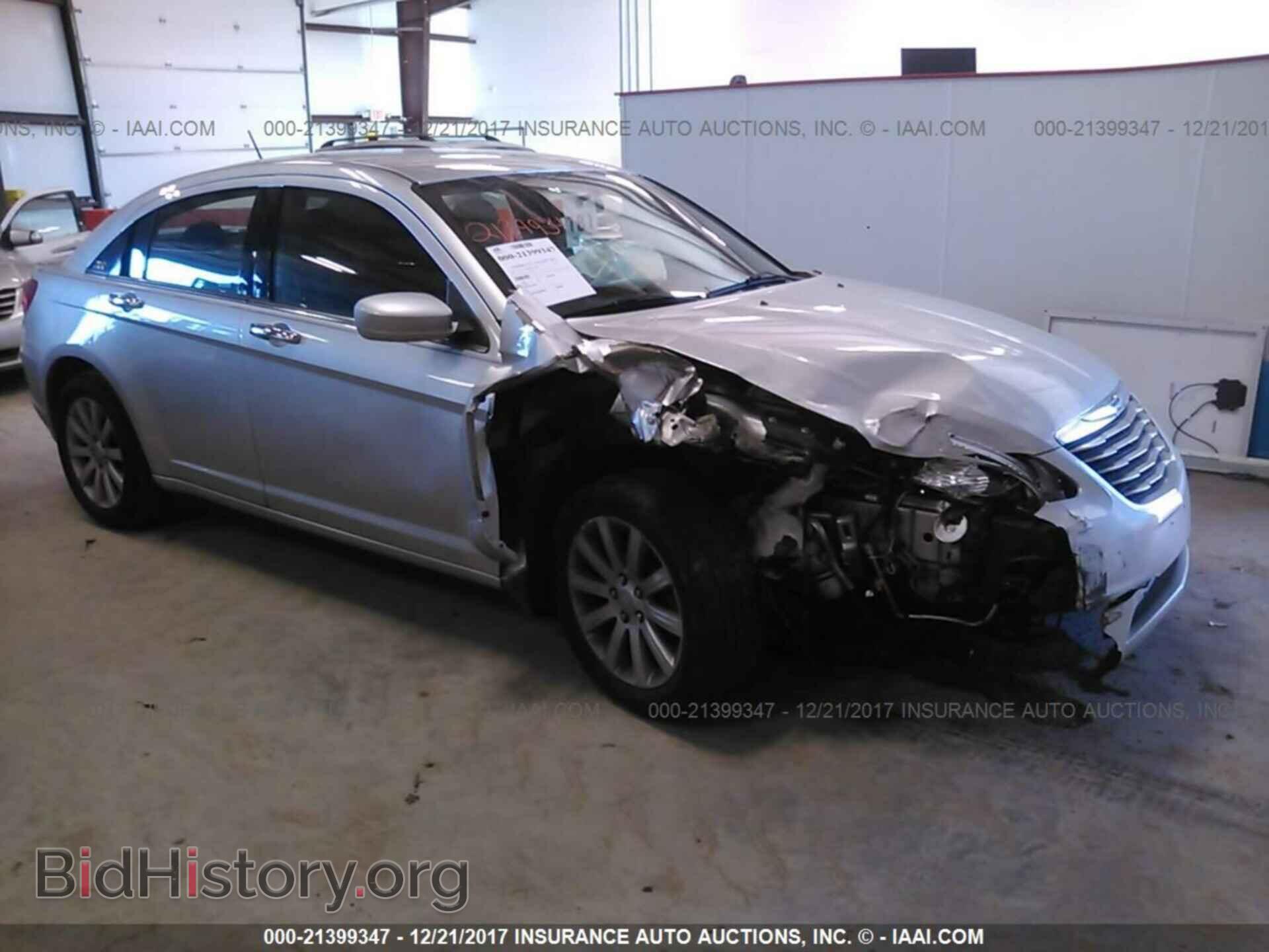 Photo 1C3BC1FB4BN625400 - Chrysler 200 2011