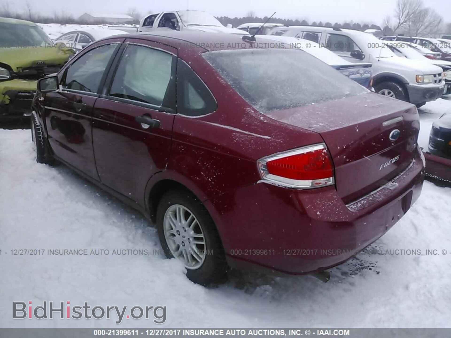 2011 Ford Focus - VIN: 1FAHP3FN8BW192731 - Фото 3