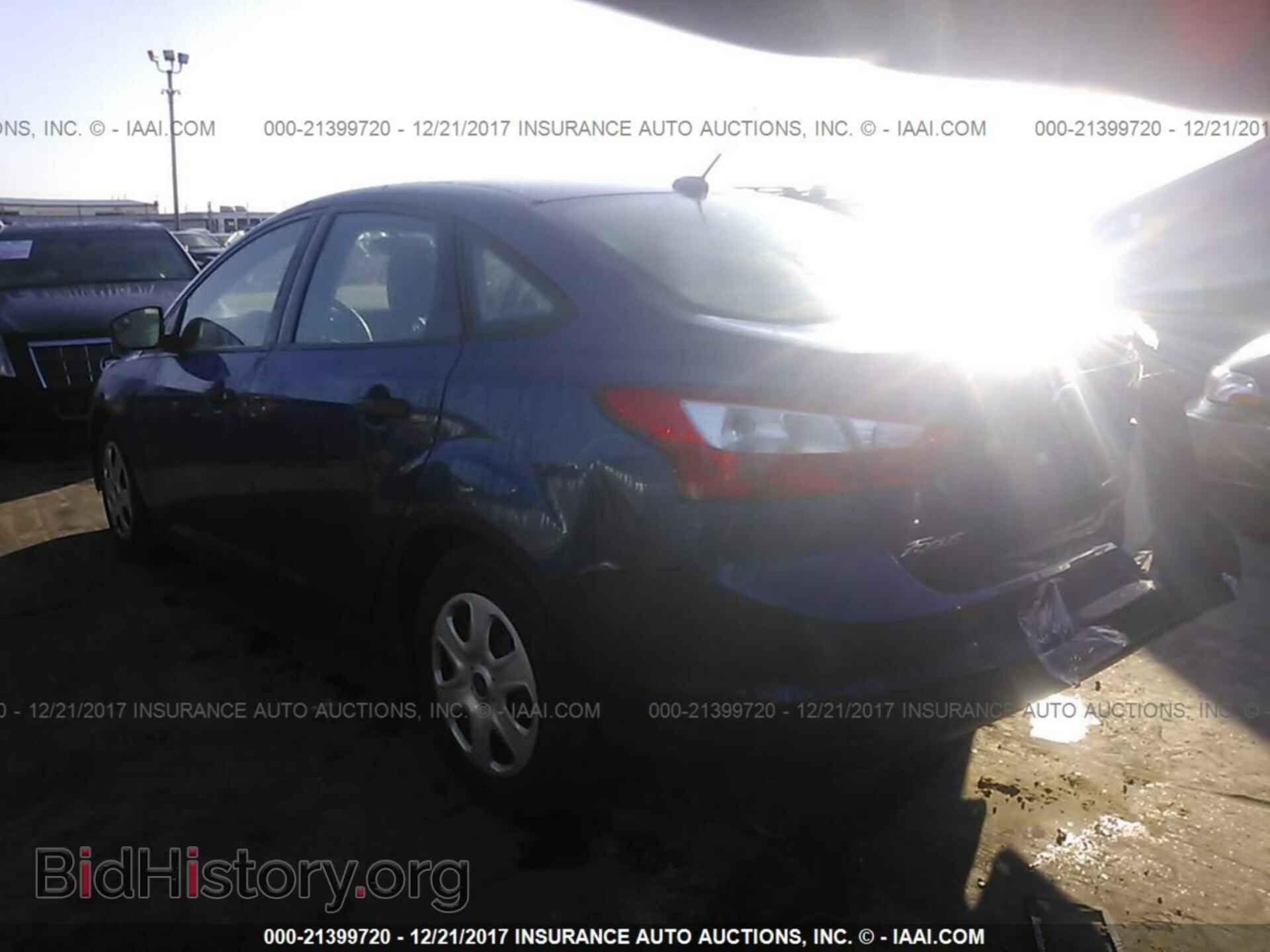 2012 Ford Focus - VIN: 1FAHP3E21CL428663 - Photo 3