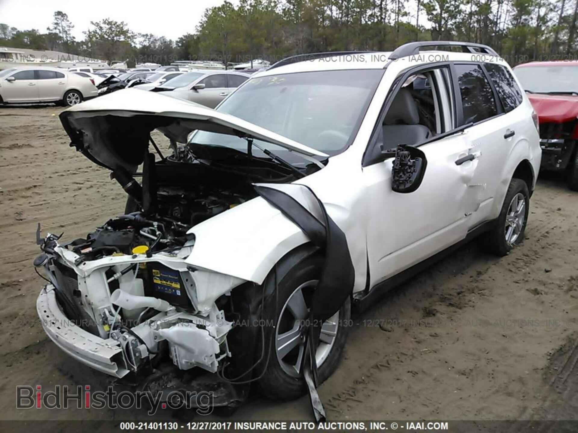 2011 Subaru Forester - VIN: JF2SHBBC7BH716730 - Фото 2