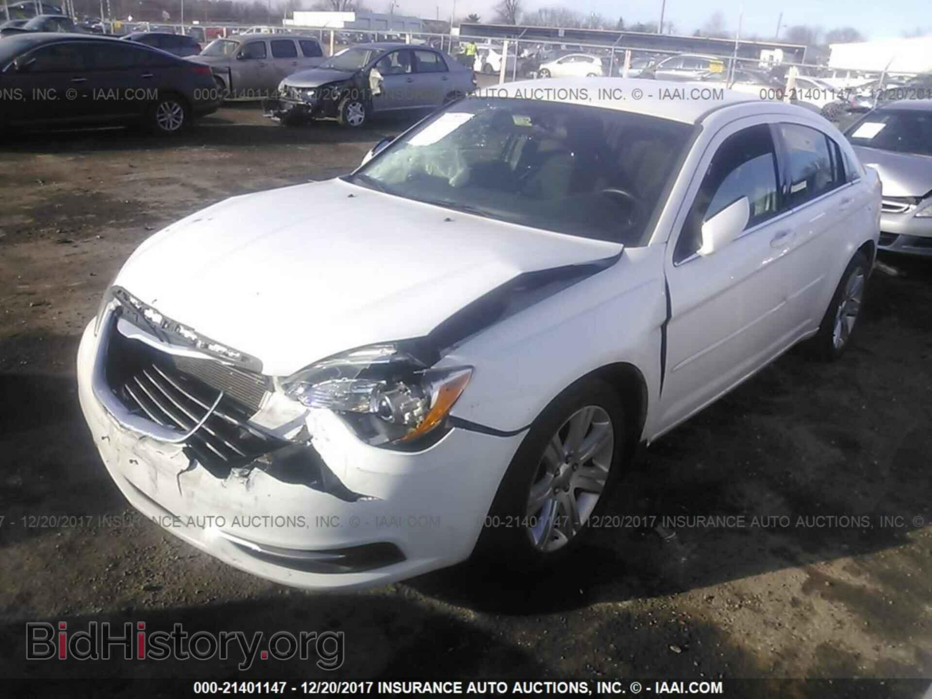 2012 Chrysler 200 - VIN: 1C3CCBAB9CN317917 - Photo 2