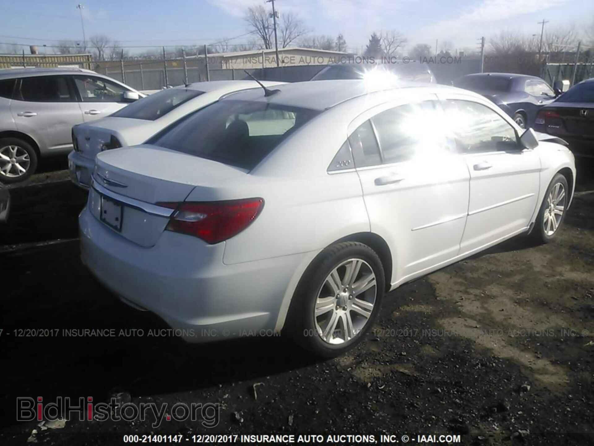 2012 Chrysler 200 - VIN: 1C3CCBAB9CN317917 - Photo 4