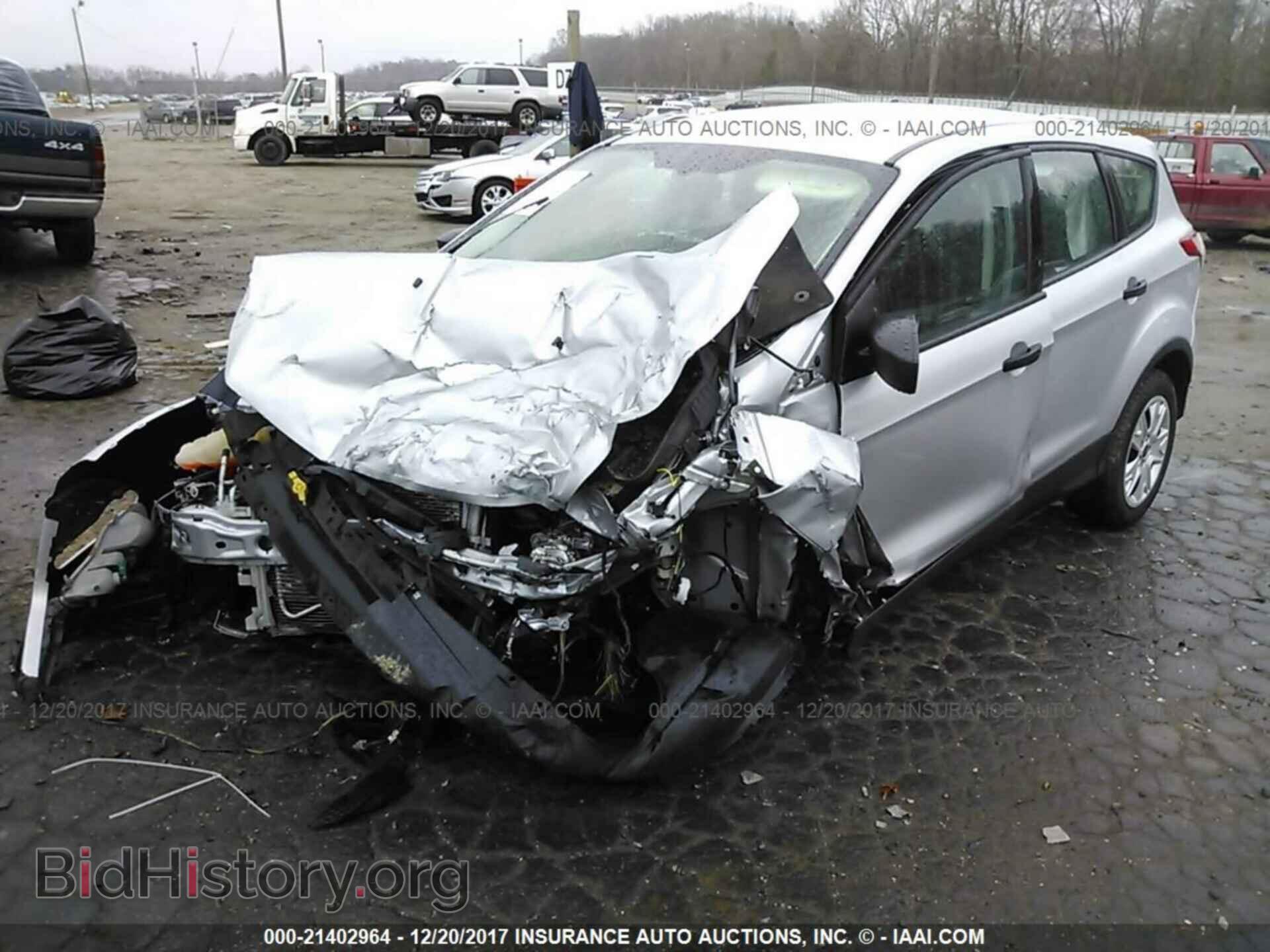 2014 Ford Escape - VIN: 1FMCU0F74EUB38853 - Фото 2