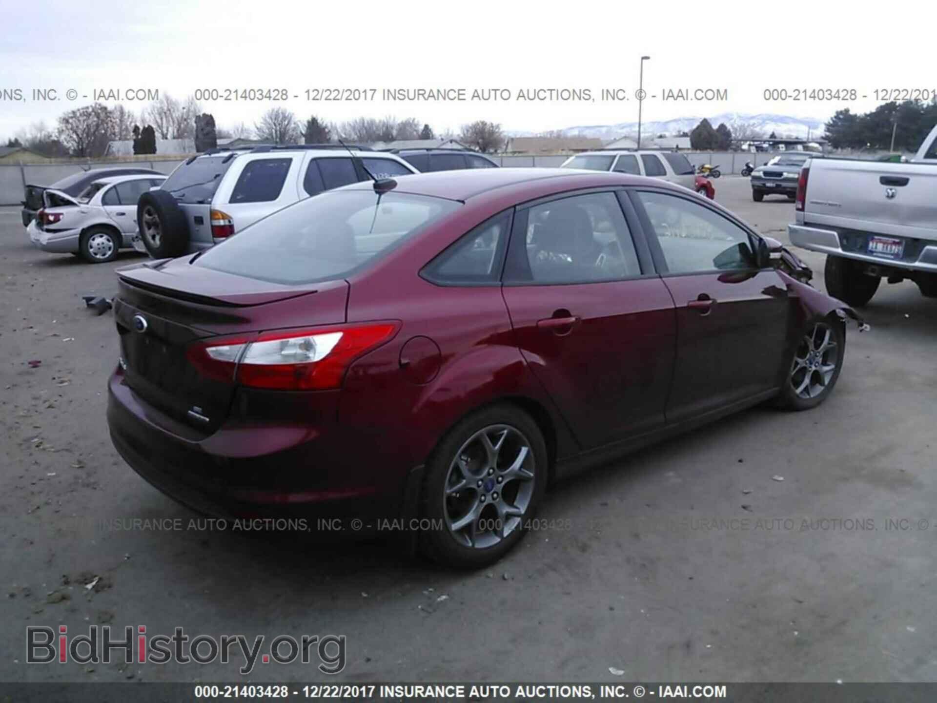 2014 Ford Focus - VIN: 1FADP3F23EL175927 - Photo 4