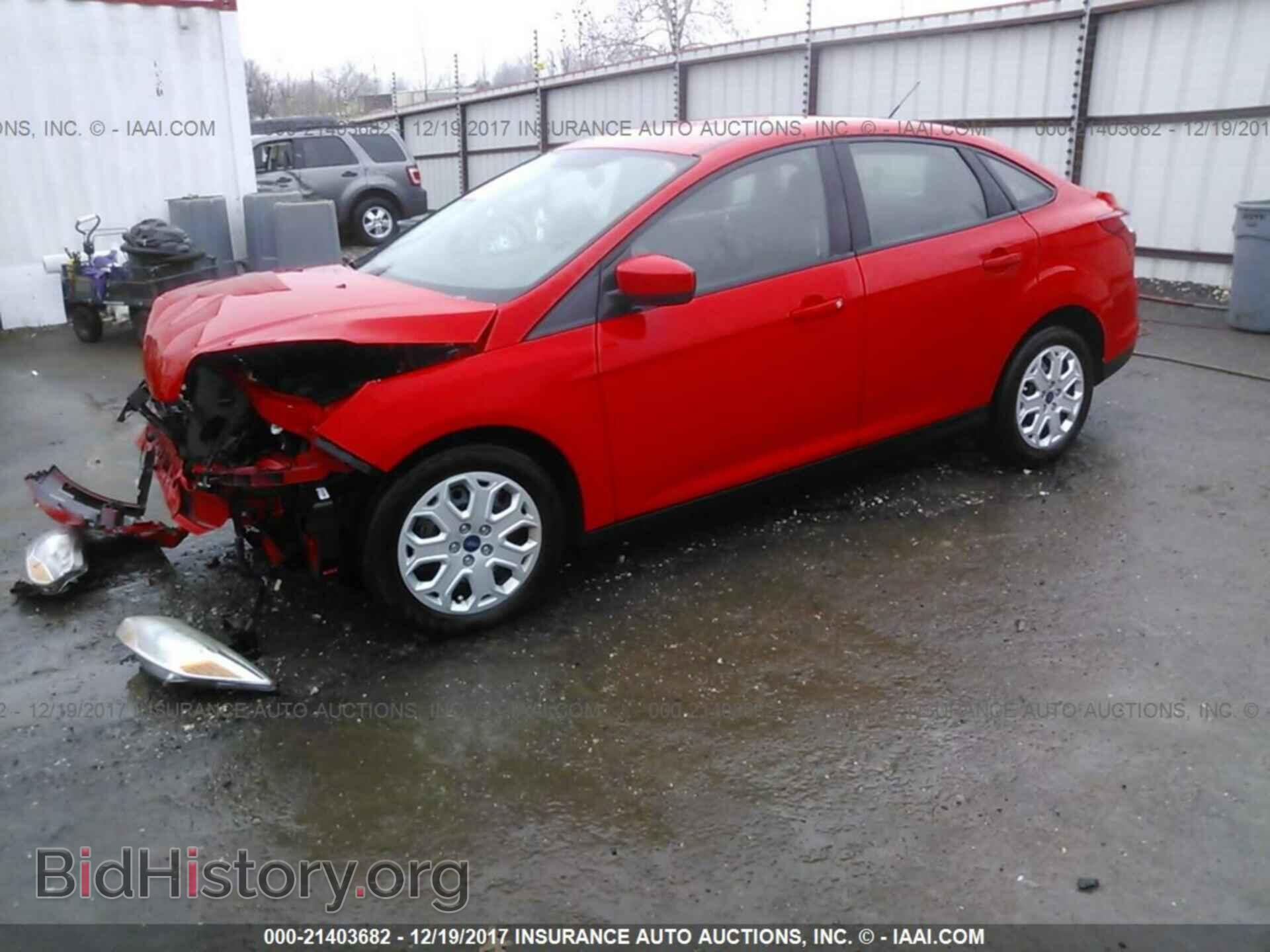 2012 Ford Focus - VIN: 1FAHP3F24CL265599 - Фото 2