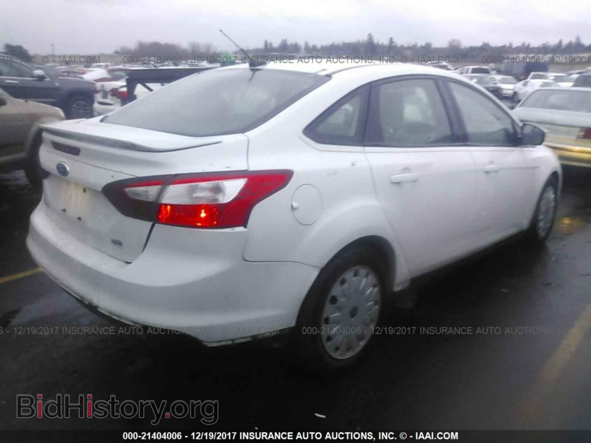 2012 Ford Focus - VIN: 1FAHP3F23CL166840 - Photo 4
