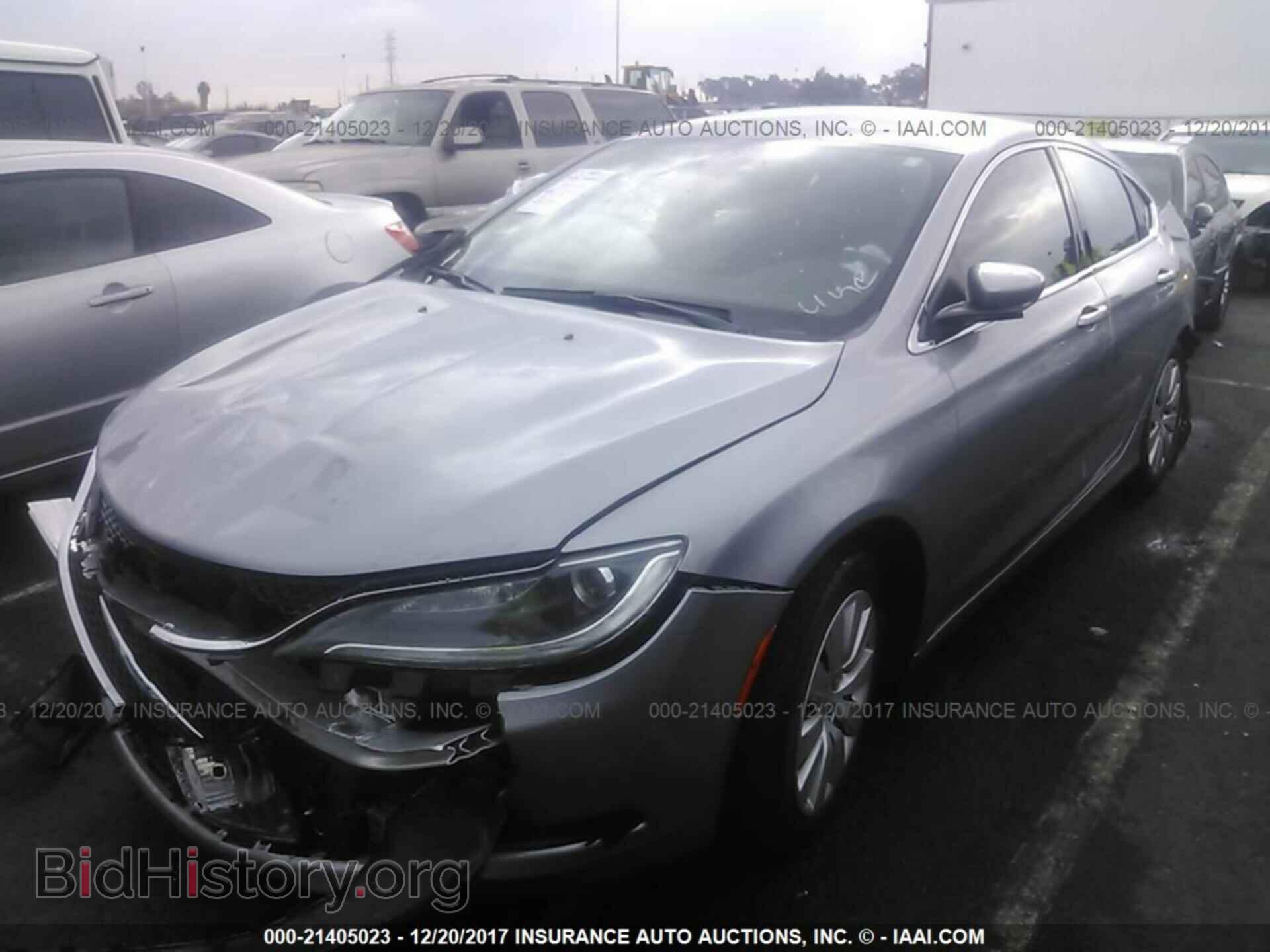 2016 Chrysler 200 - VIN: 1C3CCCFB0GN139464 - Фото 2