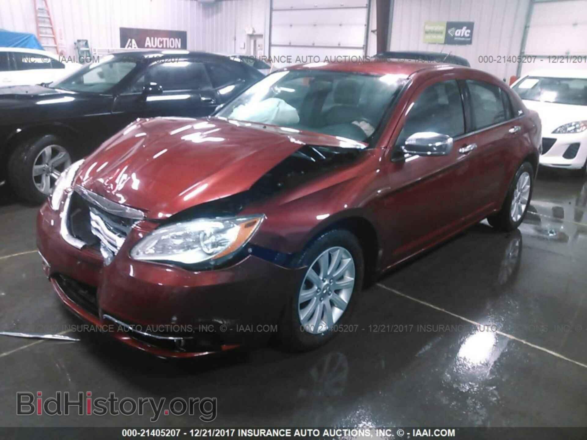 2013 Chrysler 200 - VIN: 1C3CCBCG3DN523728 - Photo 2
