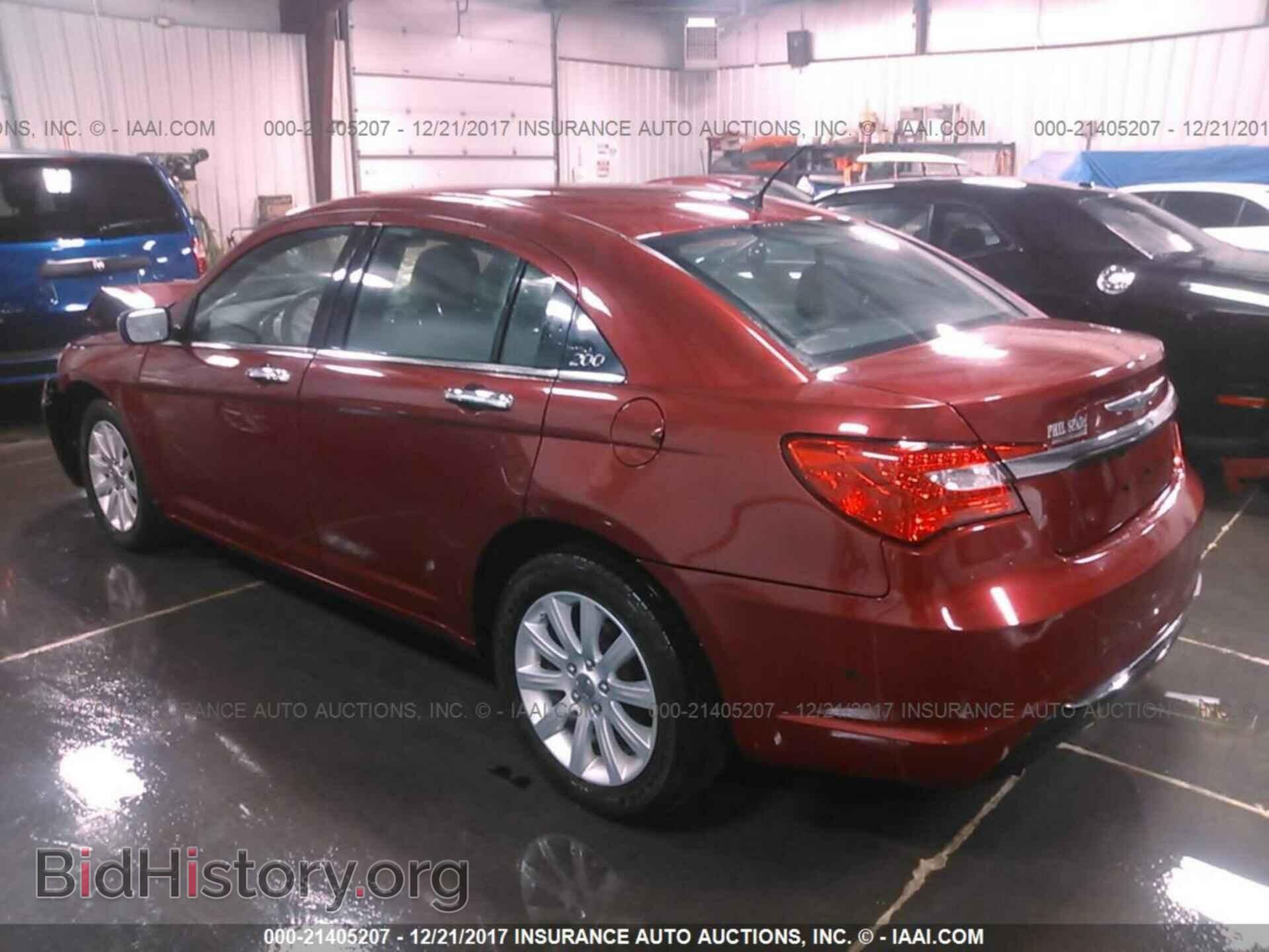 2013 Chrysler 200 - VIN: 1C3CCBCG3DN523728 - Photo 3