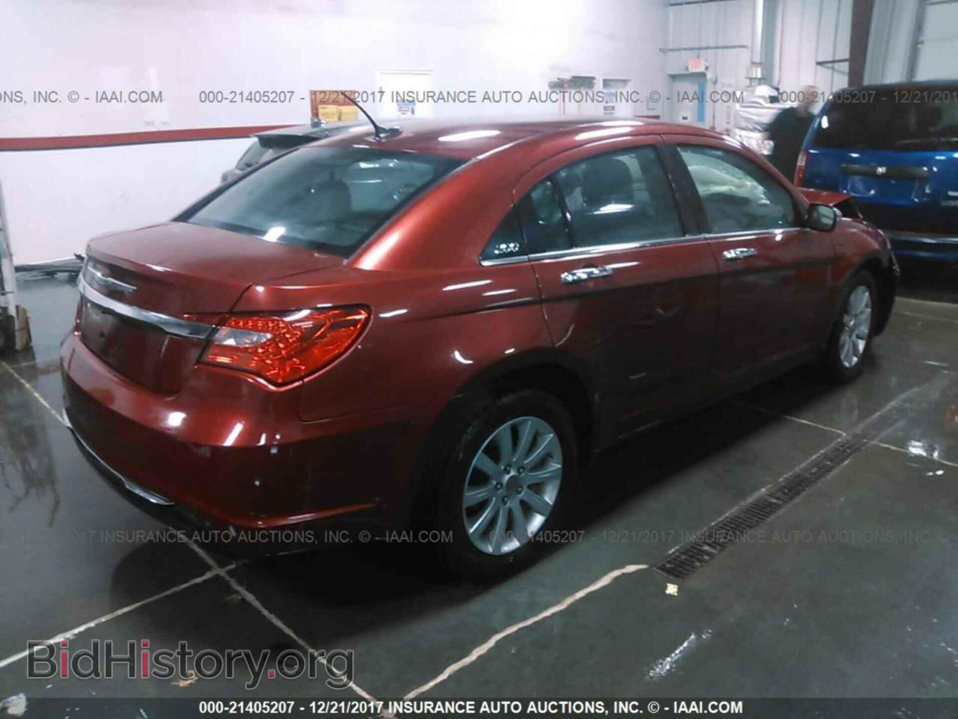 2013 Chrysler 200 - VIN: 1C3CCBCG3DN523728 - Photo 4