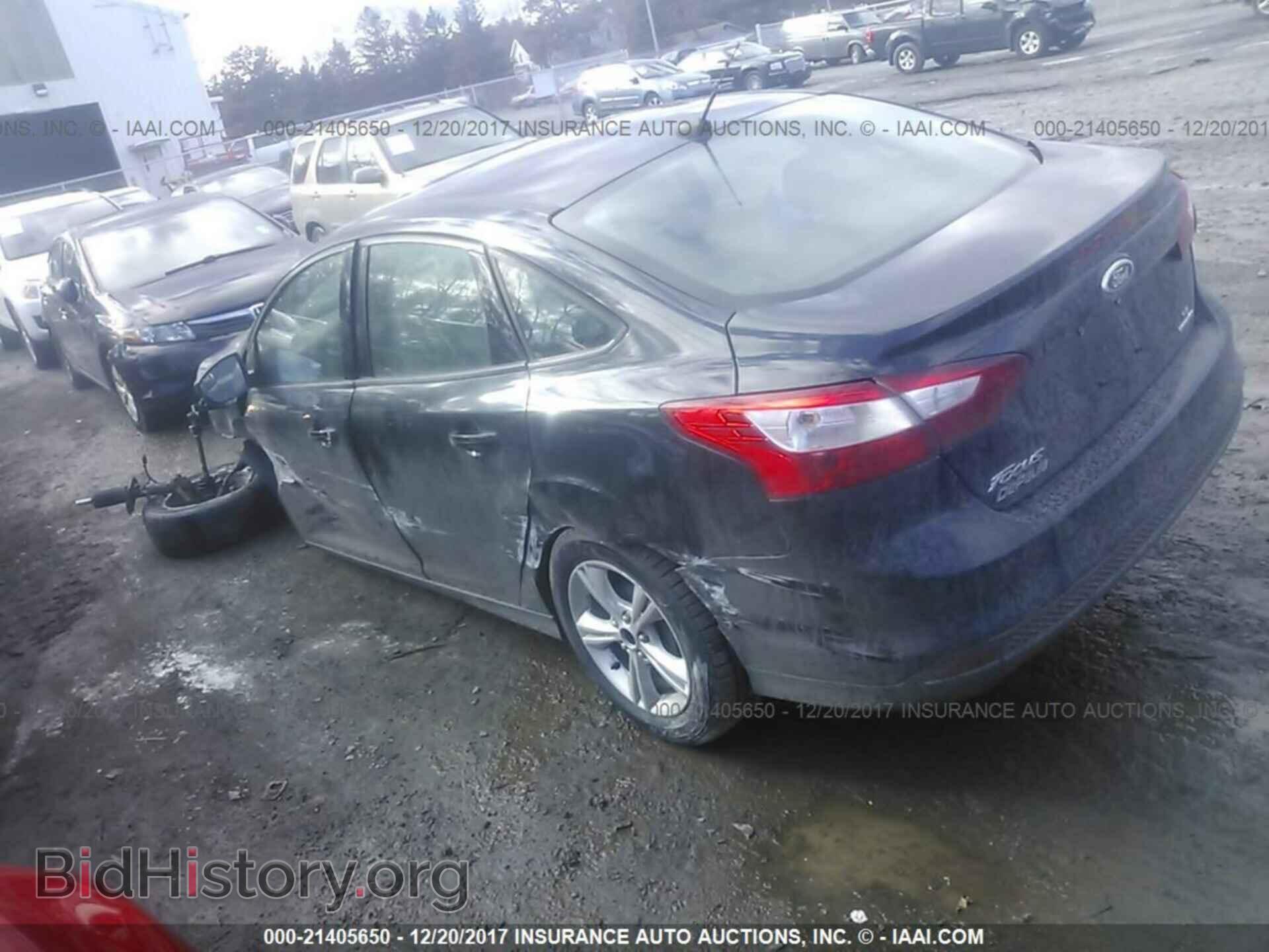 2014 Ford Focus - VIN: 1FADP3F25EL260655 - Photo 3