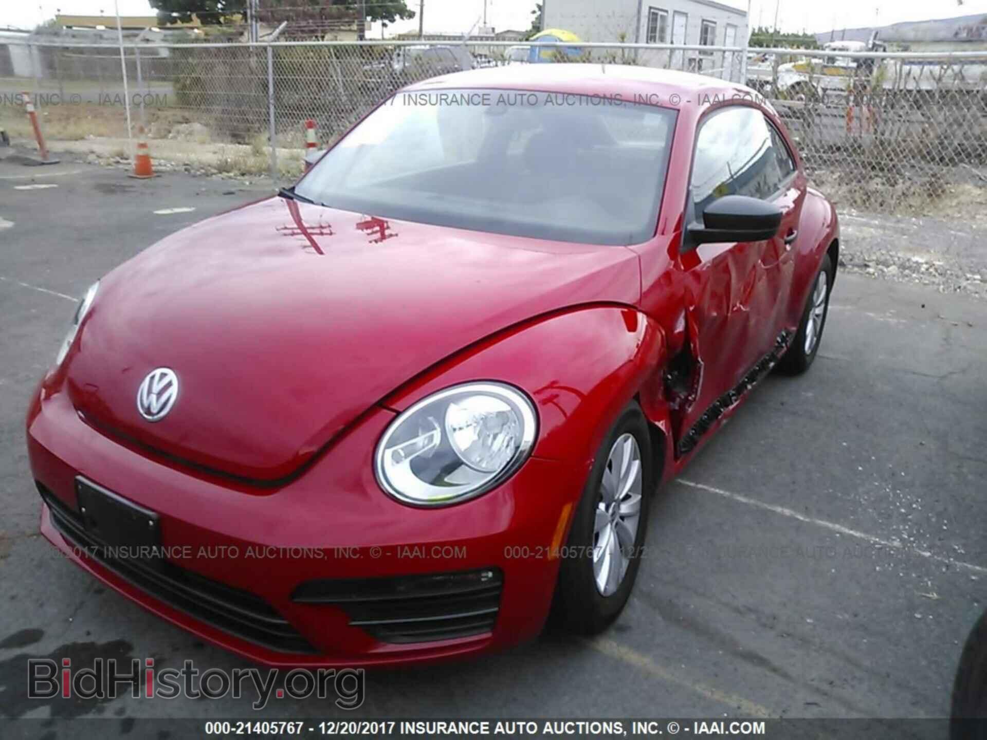 2017 Volkswagen Beetle - VIN: 3VWF17AT9HM609148 - Фото 2