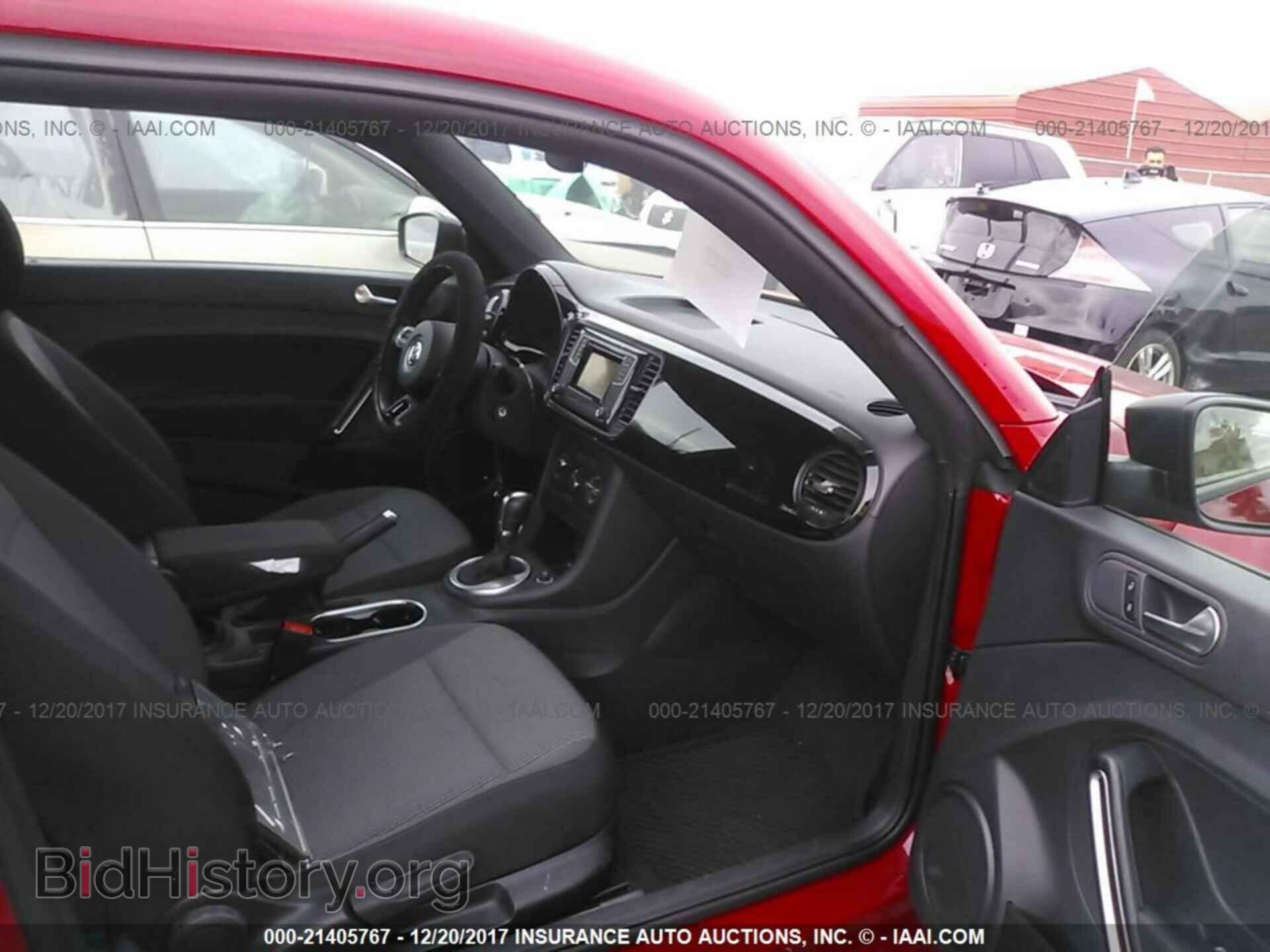 2017 Volkswagen Beetle - VIN: 3VWF17AT9HM609148 - Фото 5