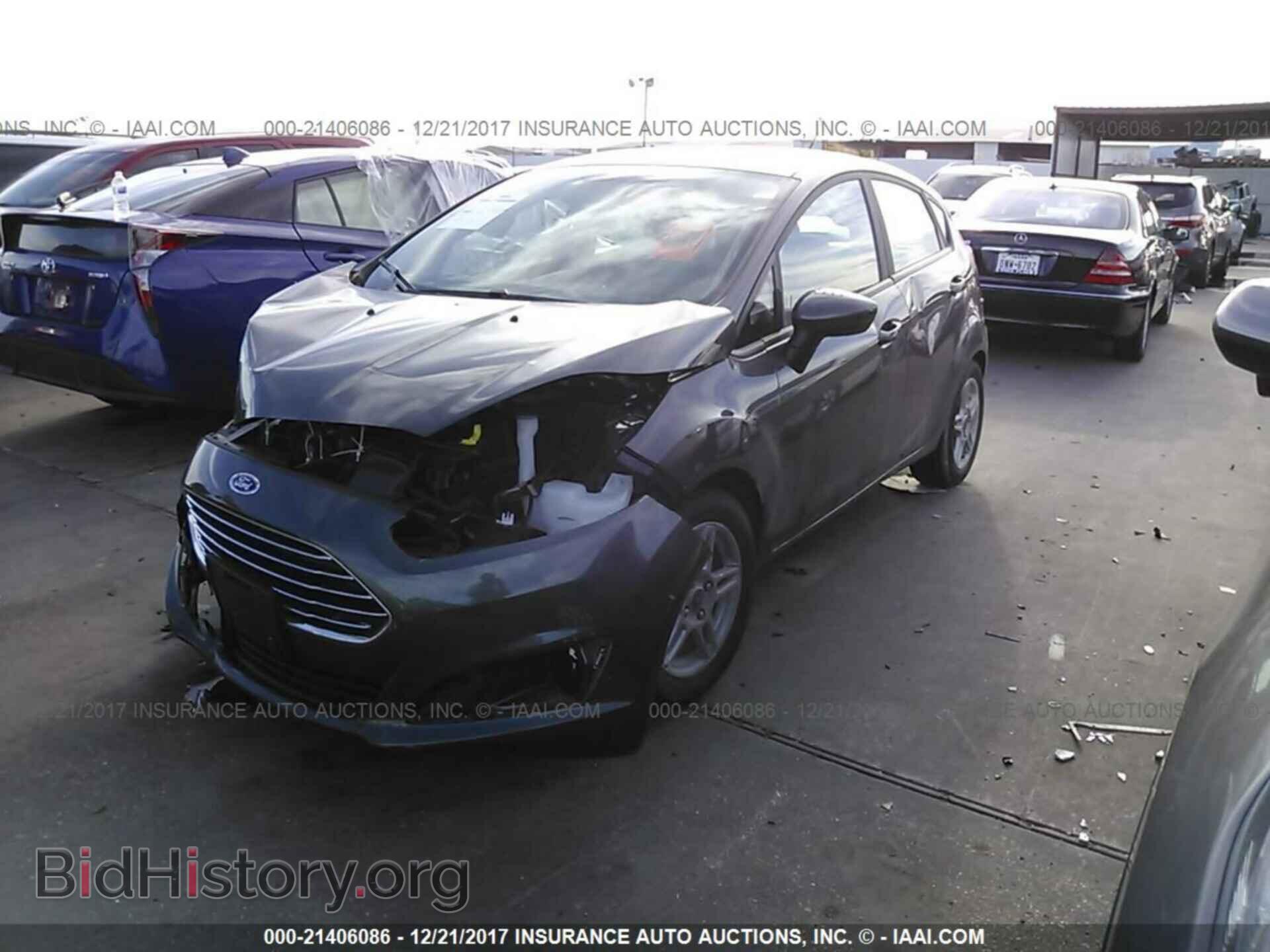 2017 Ford Fiesta - VIN: 3FADP4EJXHM161976 - Фото 2