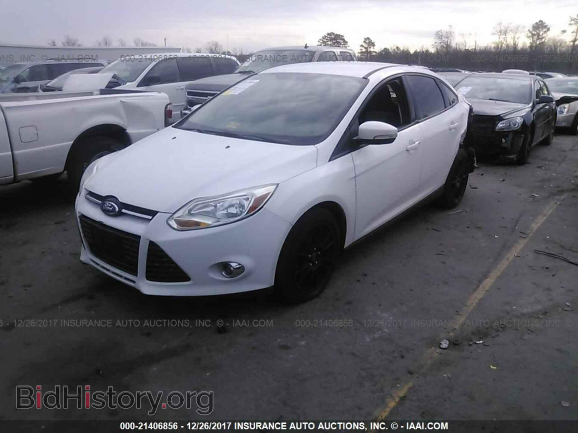 2012 Ford Focus - VIN: 1FAHP3F21CL241793 - Фото 2