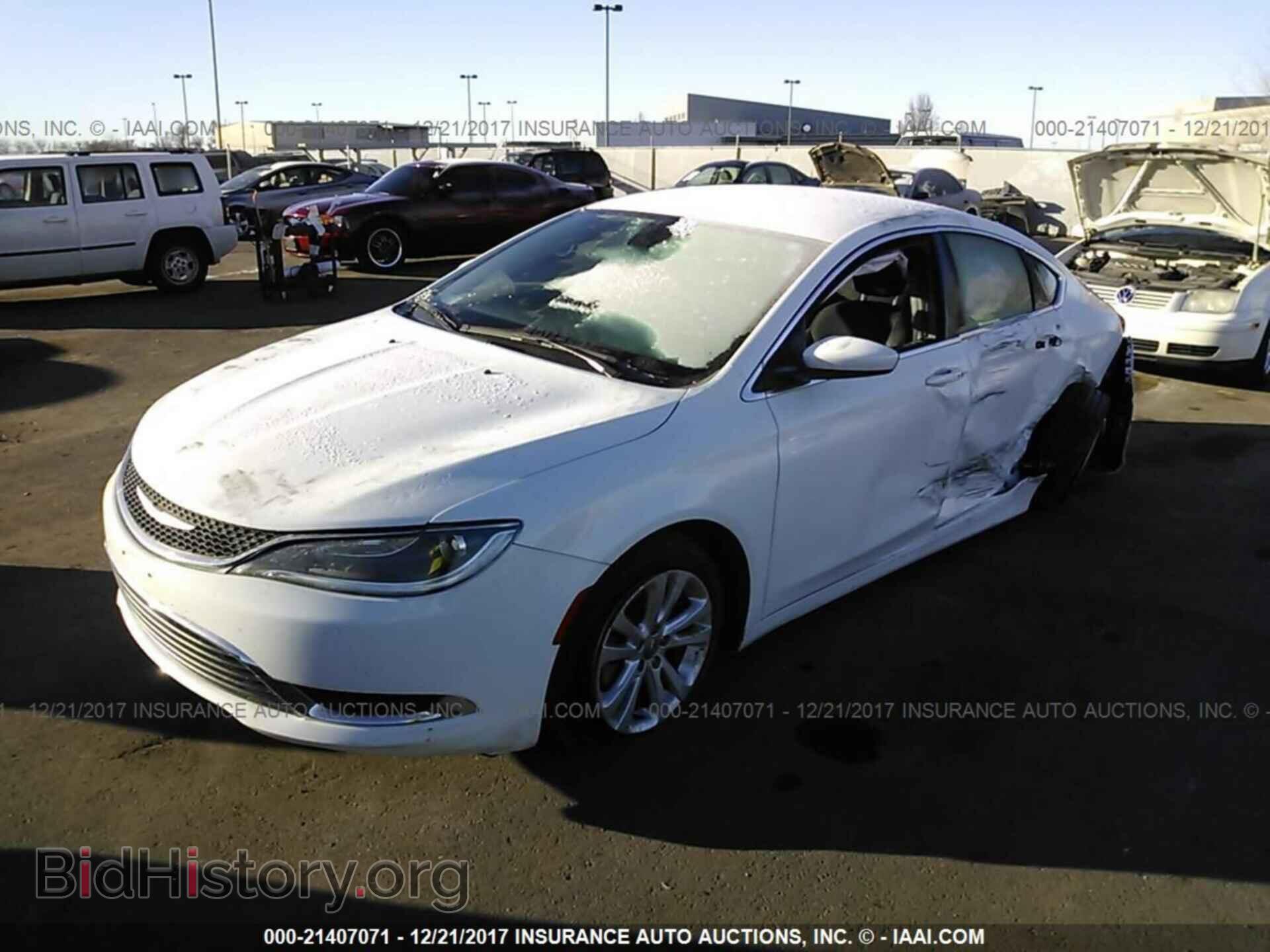 2015 Chrysler 200 - VIN: 1C3CCCAB8FN733788 - Photo 2