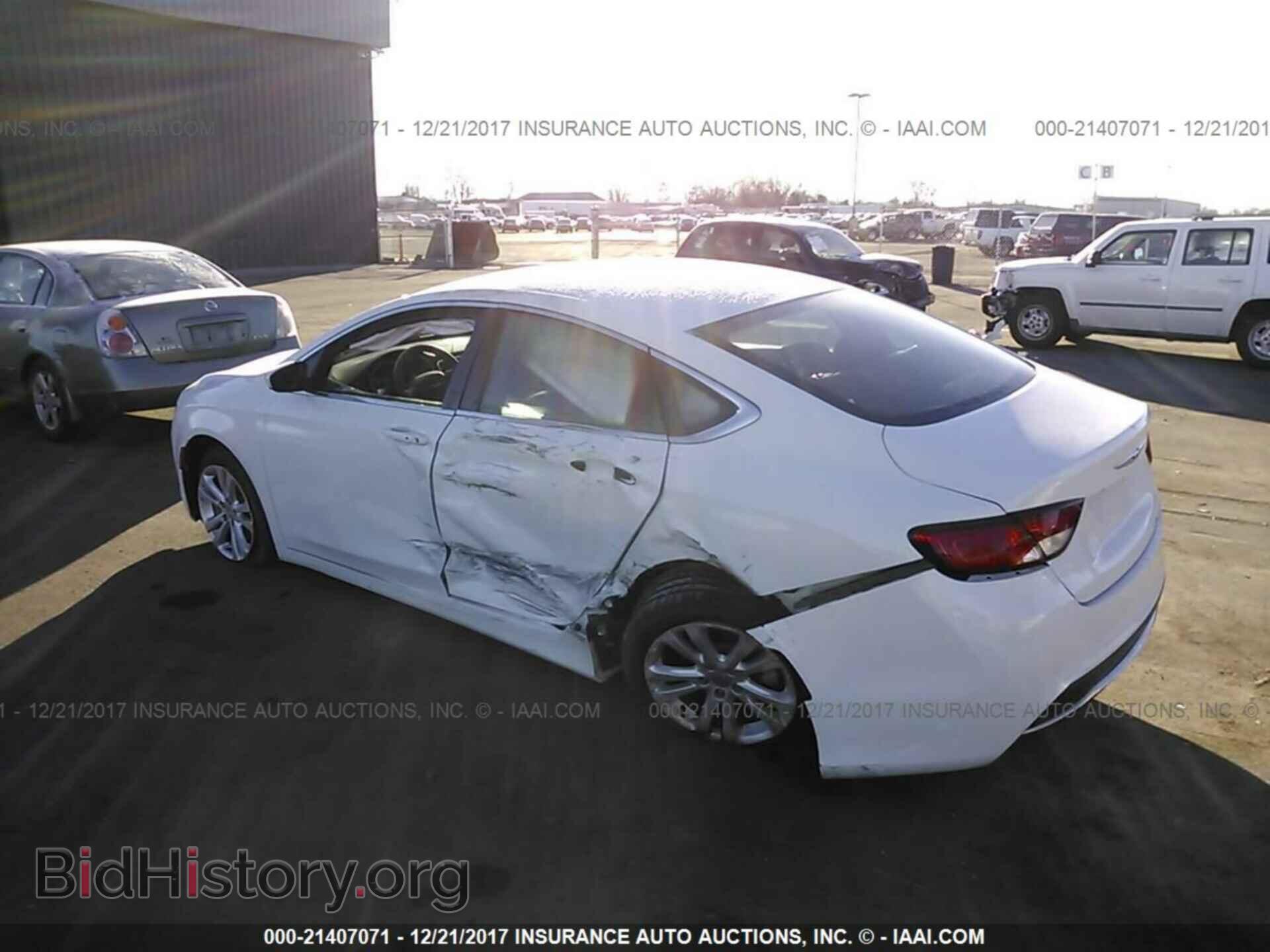 2015 Chrysler 200 - VIN: 1C3CCCAB8FN733788 - Photo 3