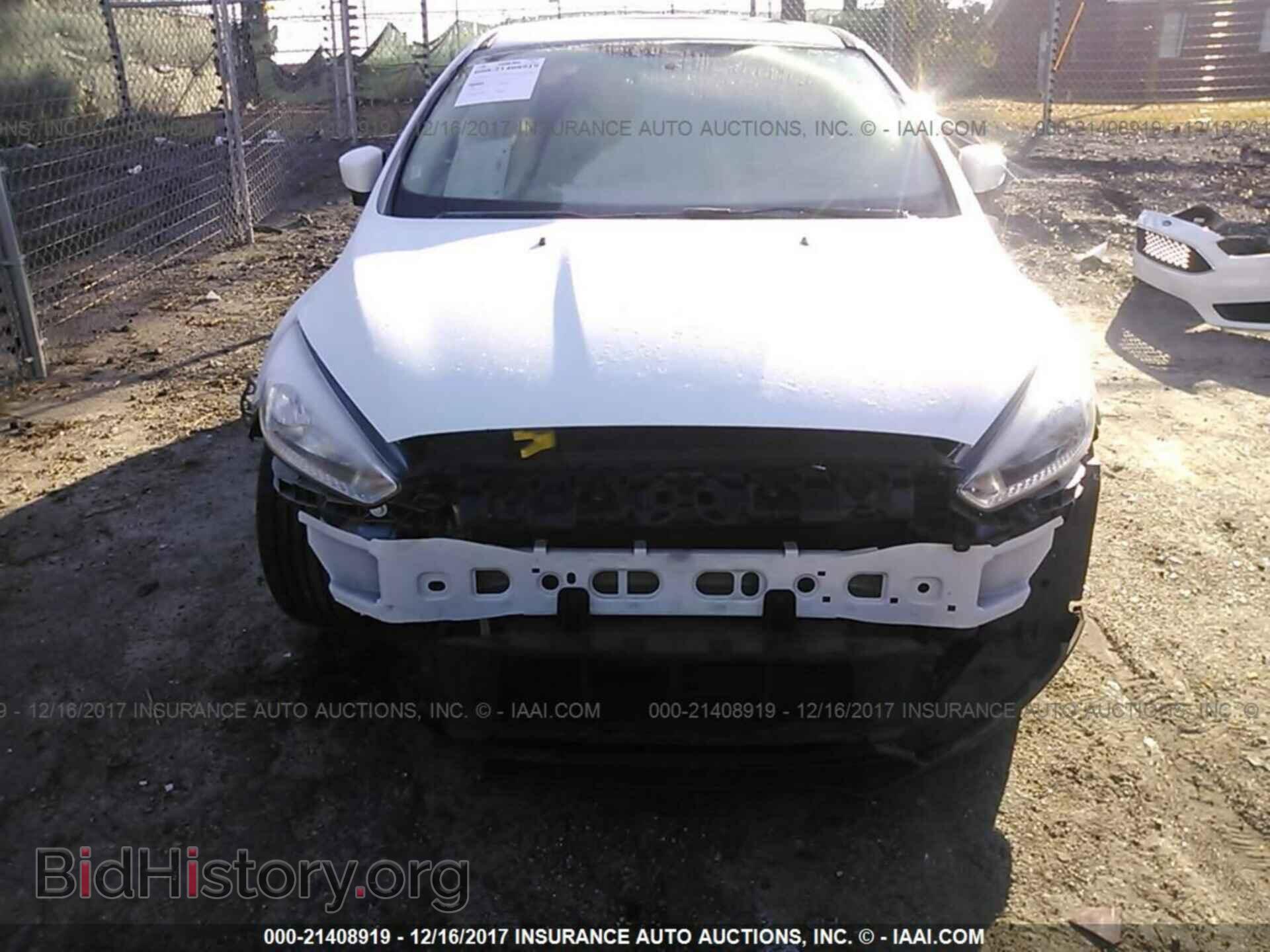 2016 Ford Focus - VIN: 1FADP3K22GL263568 - Photo 6