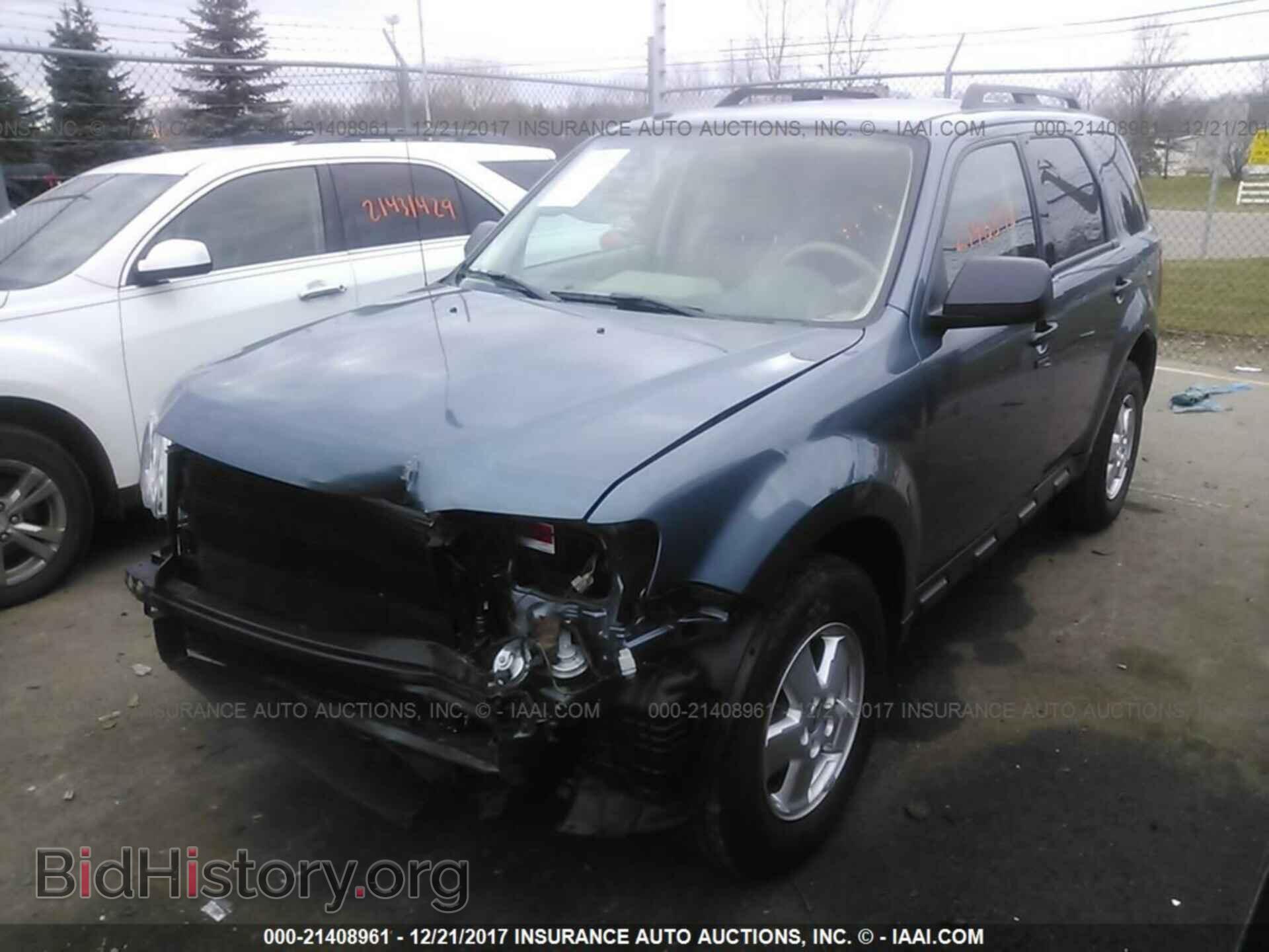 2012 Ford Escape - VIN: 1FMCU0D79CKB11496 - Photo 2