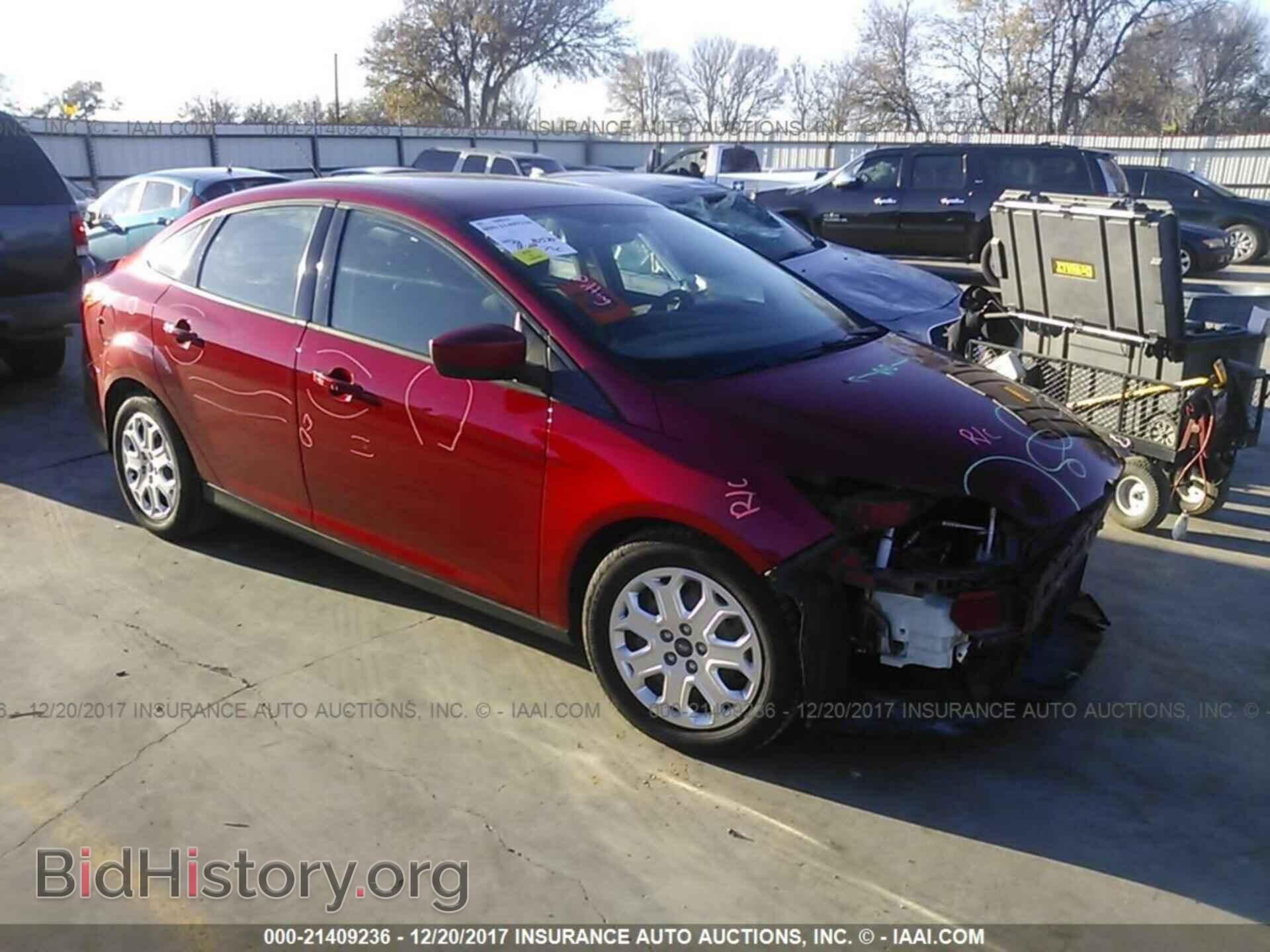 Photo 1FAHP3F28CL301178 - Ford Focus 2012